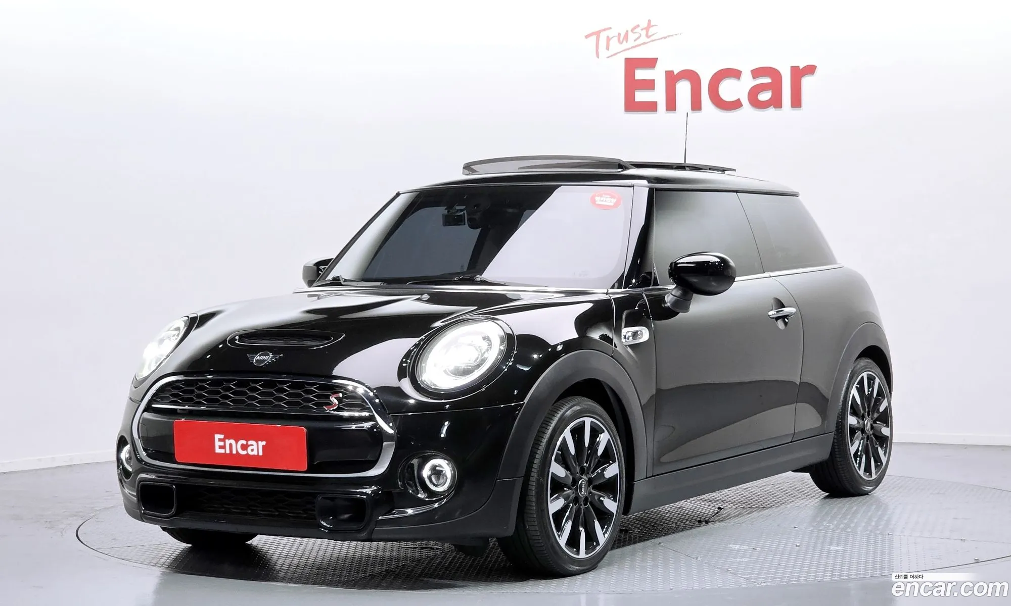 Mini Cooper S 2019 WMWXY7105L2L56142 — 2