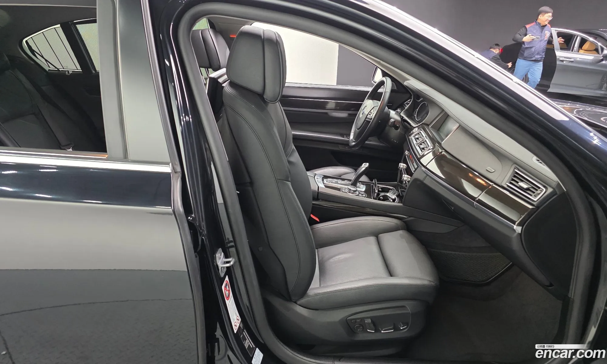 BMW 7 Series 2013 WBAYF8102DD184609 — 20
