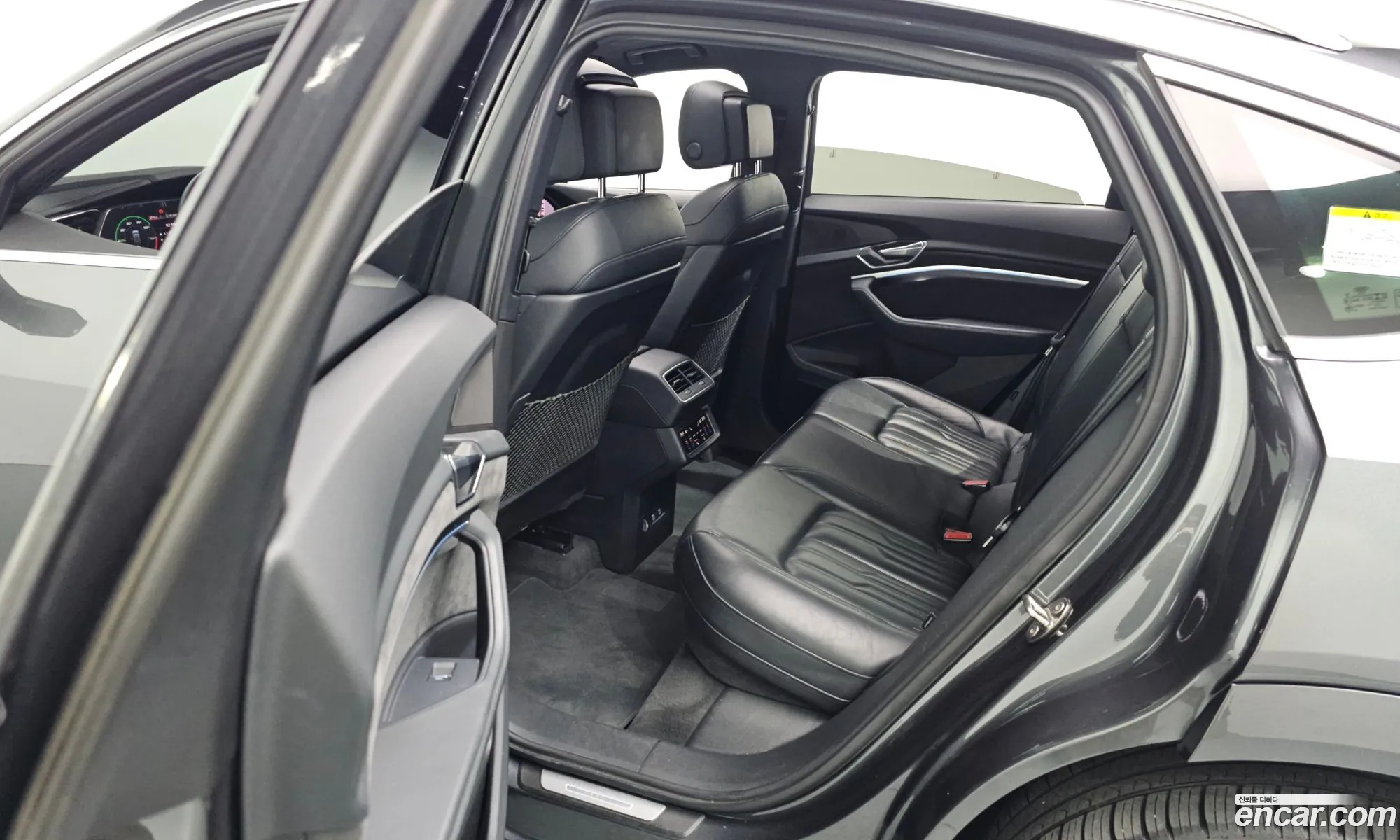 Audi e-tron 2021 WAUZZZGE5MB038656 — 29