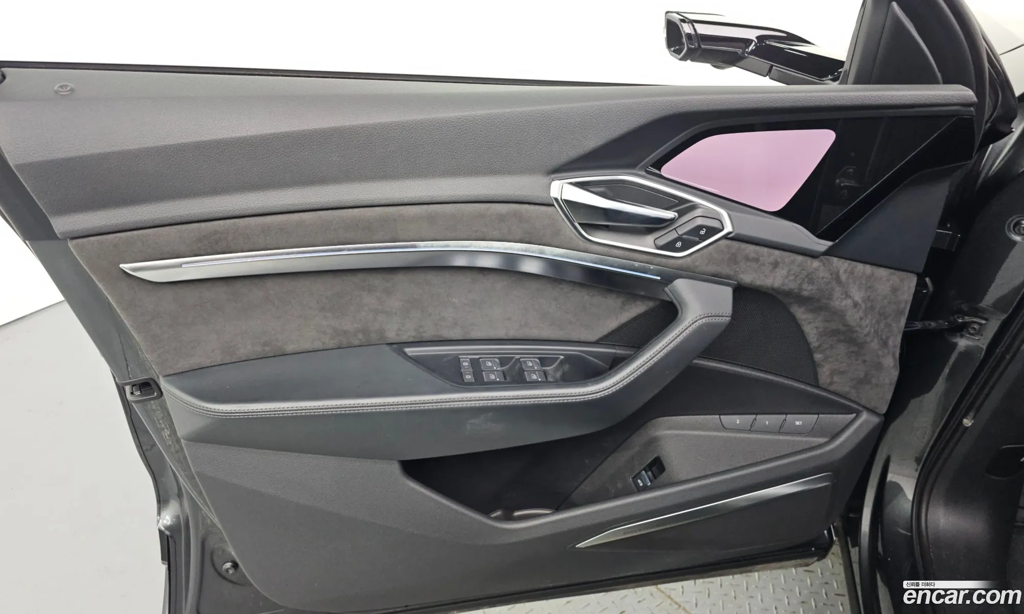 Audi e-tron 2021 WAUZZZGE5MB038656 — 11