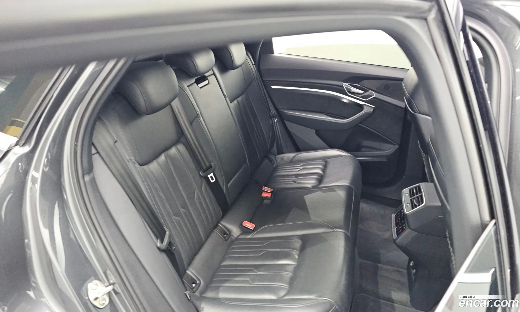 Audi e-tron 2021 WAUZZZGE5MB038656 — 36