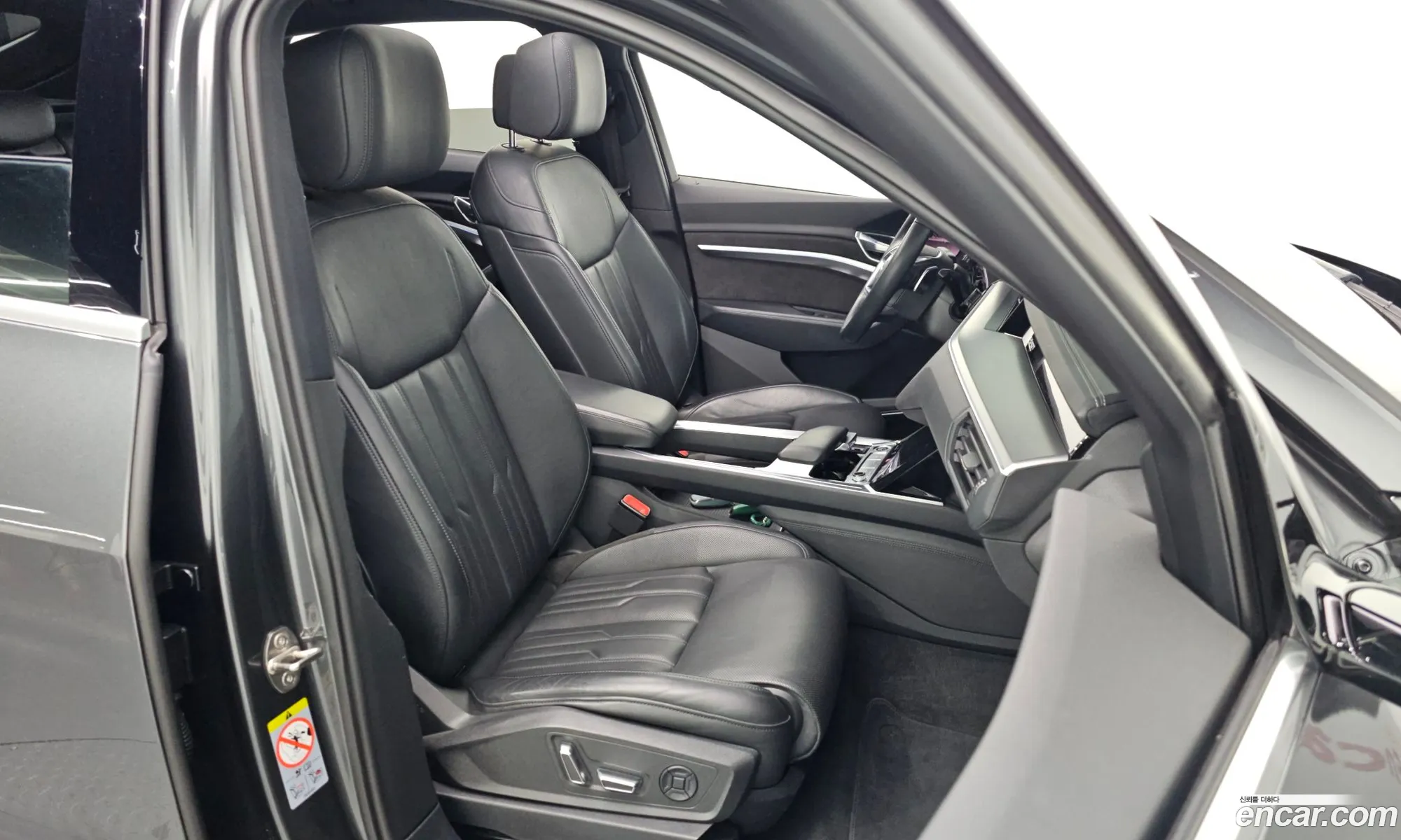 Audi e-tron 2021 WAUZZZGE5MB038656 — 15