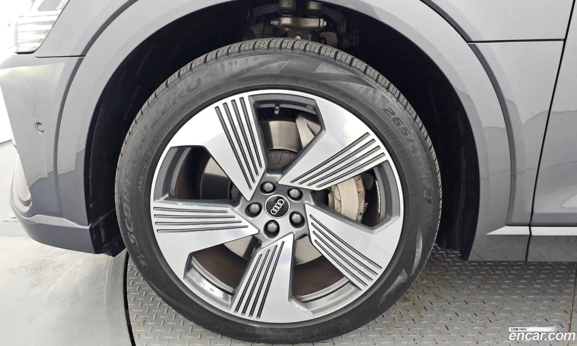 Audi e-tron 2021 WAUZZZGE5MB038656 — 2