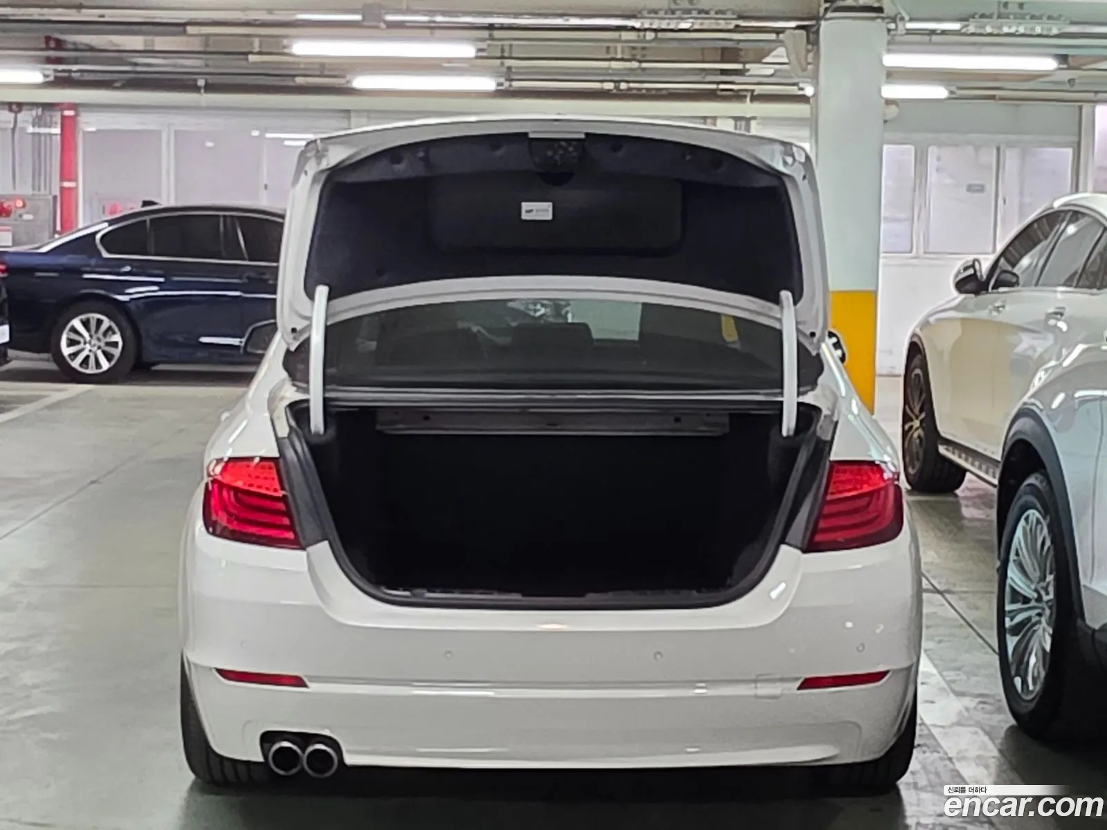 BMW 5 Series 2011 — 16
