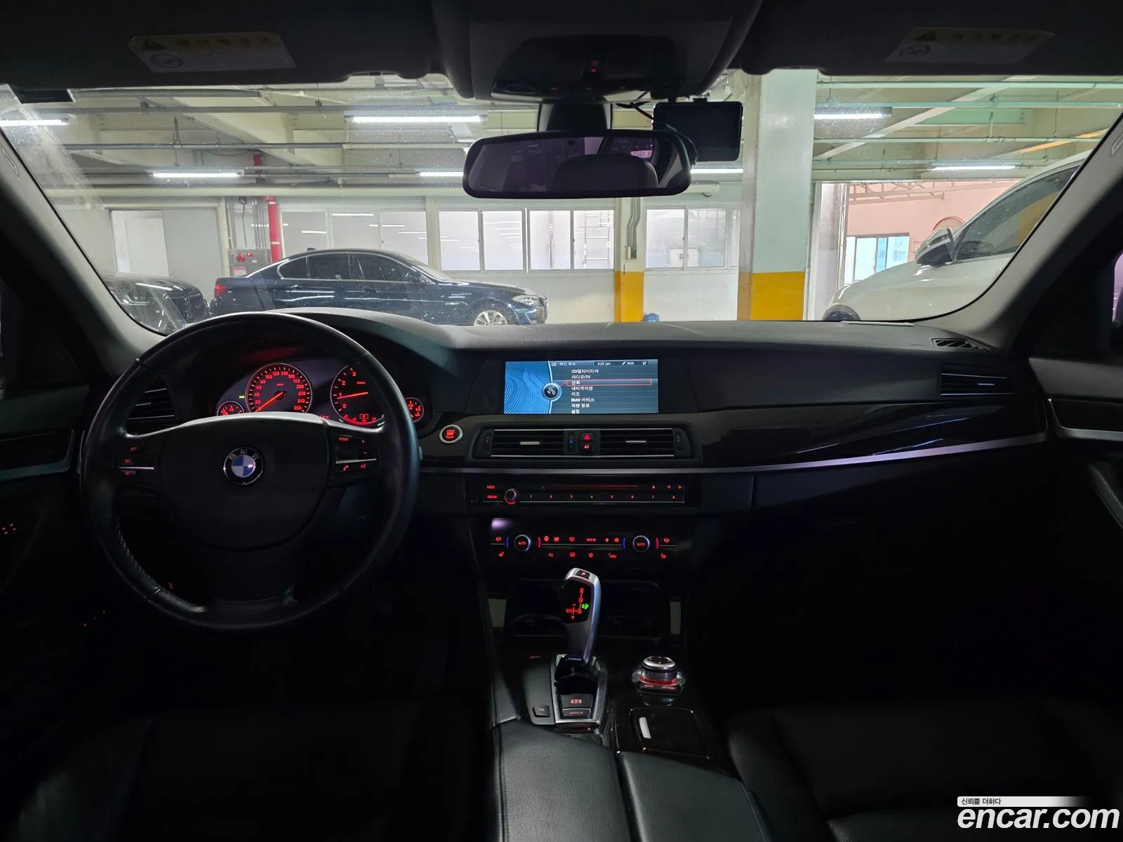 BMW 5 Series 2011 — 17