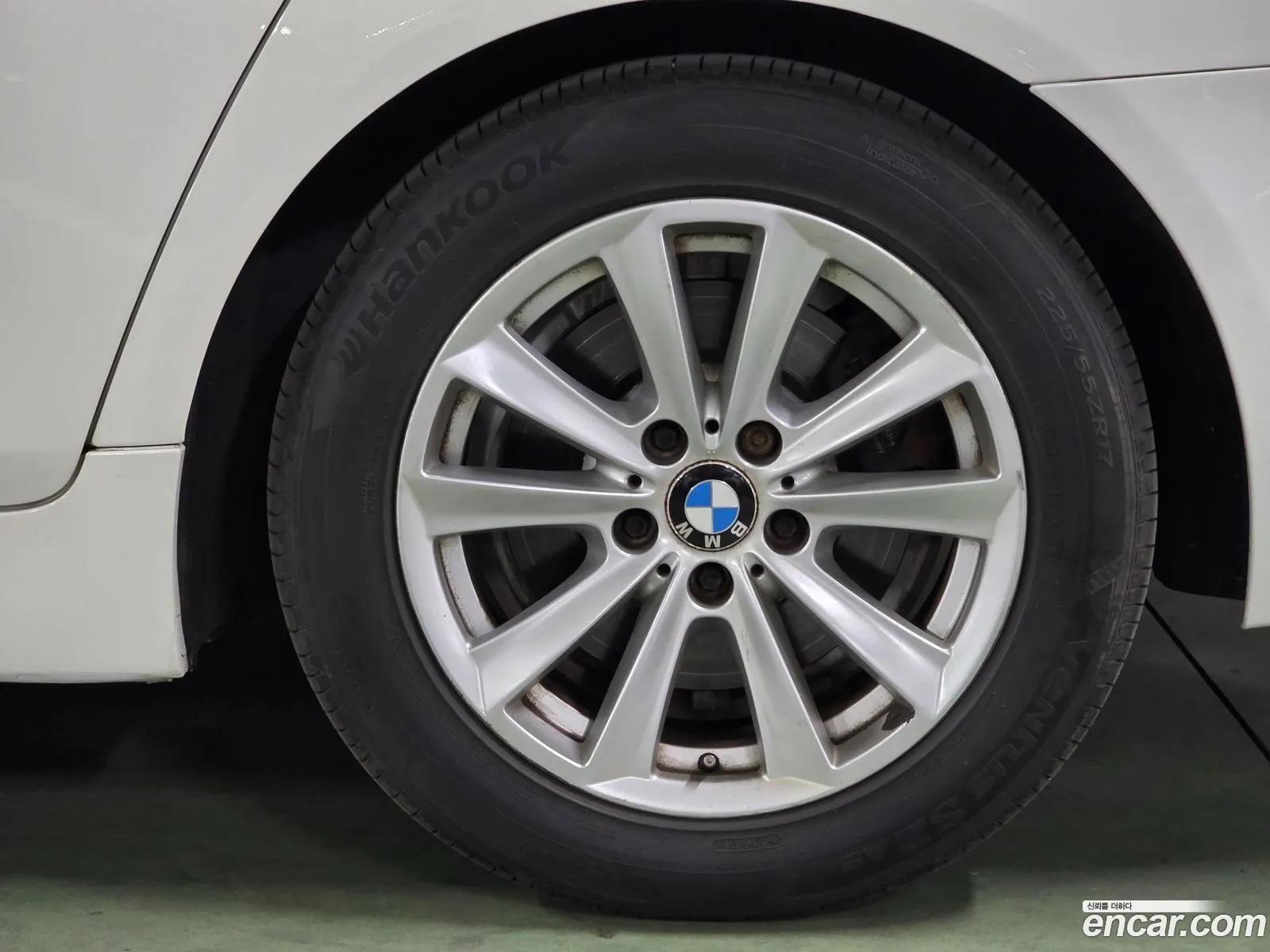 BMW 5 Series 2011 — 6