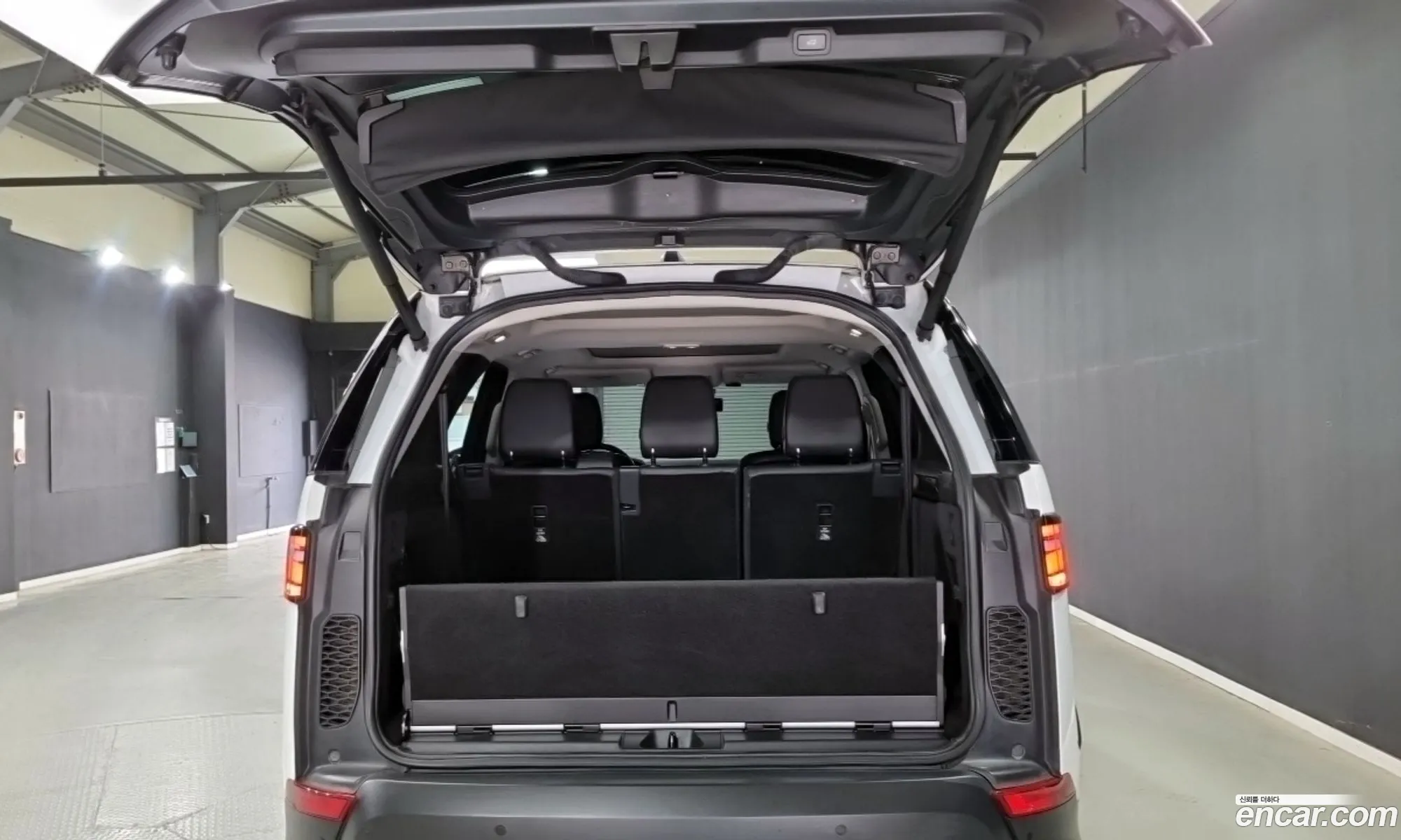 Land Rover Discovery 5 2019 — 14