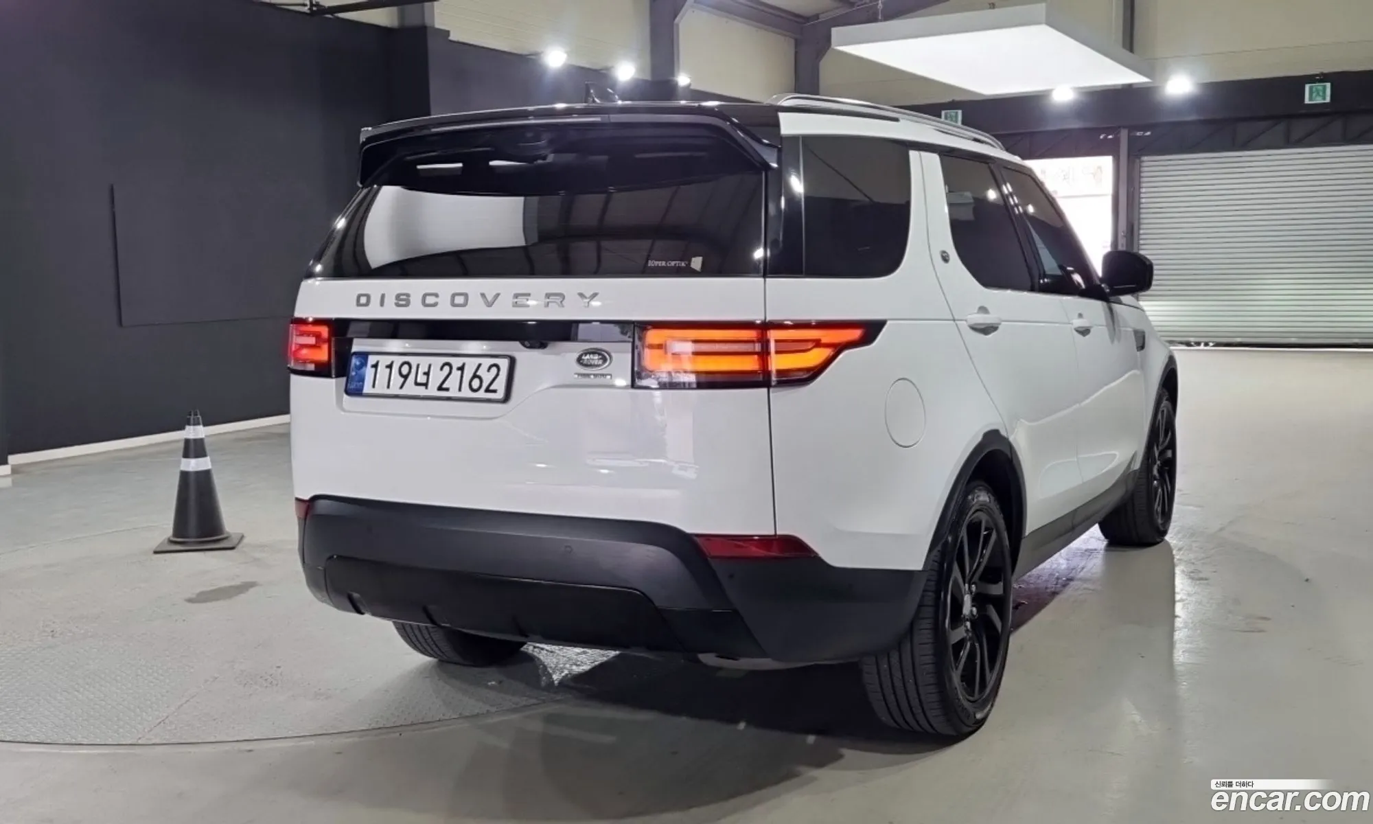 Land Rover Discovery 5 2019 — 12