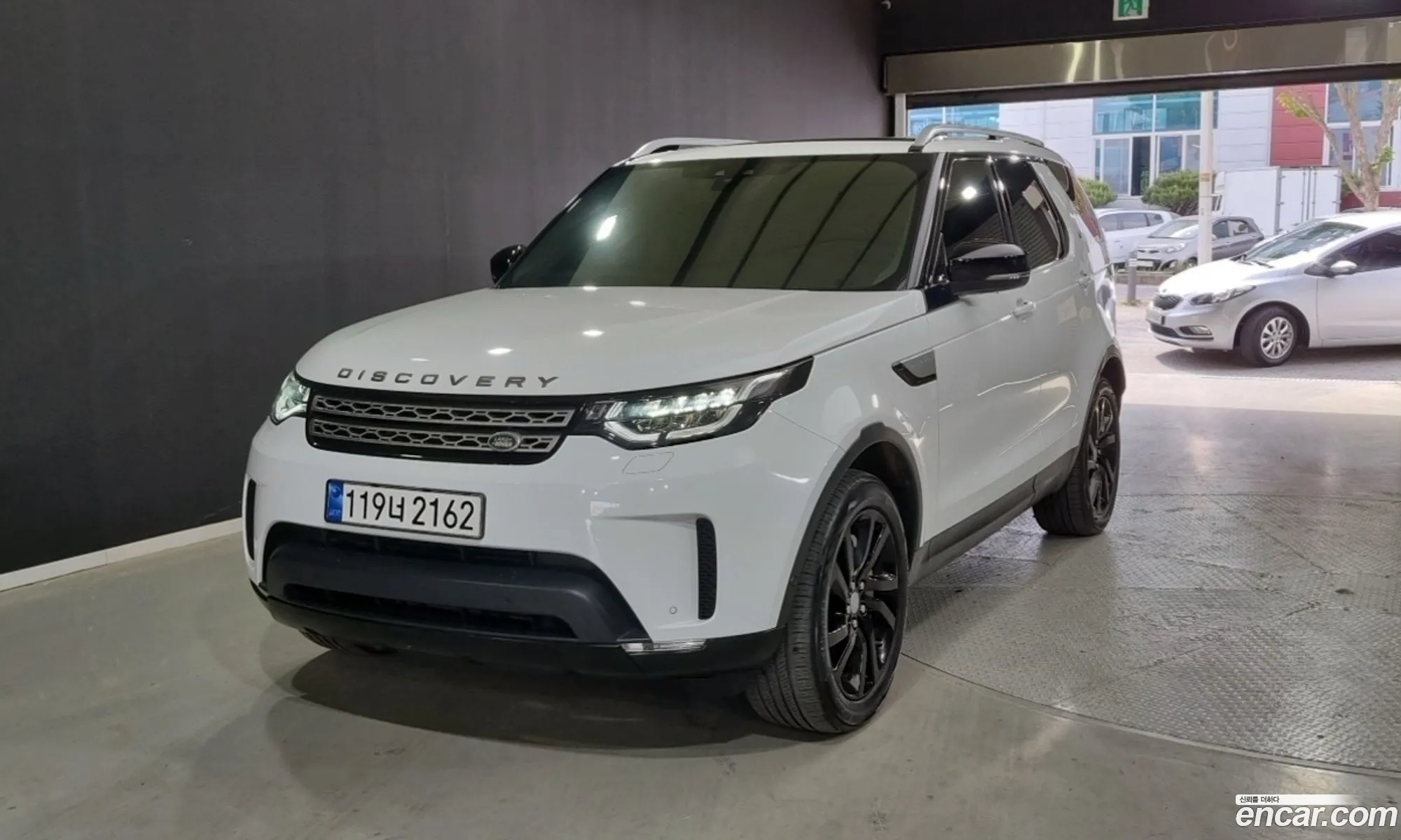 Land Rover Discovery 5 2019 — 4