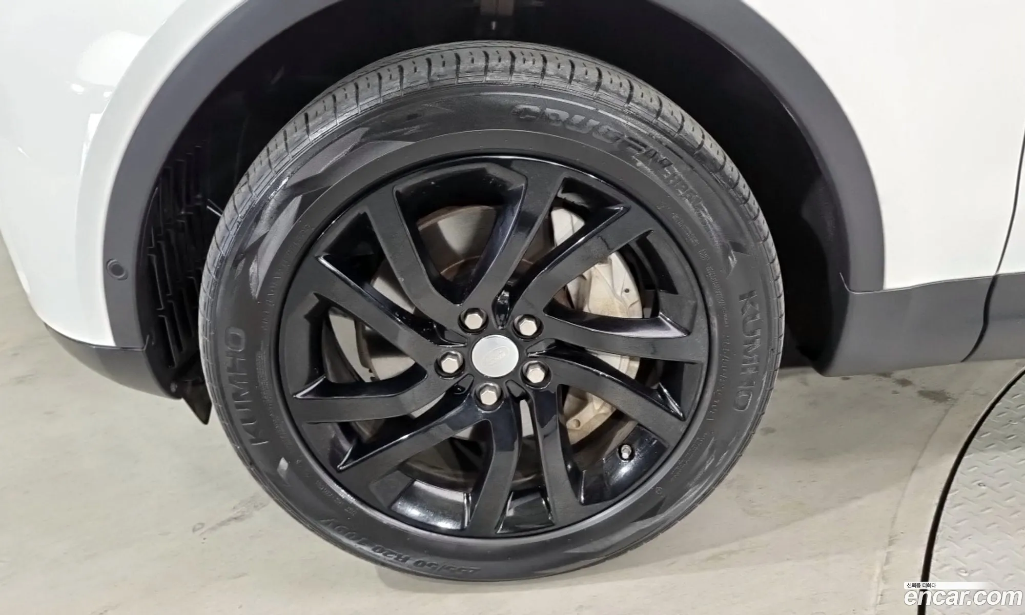 Land Rover Discovery 5 2019 — 18