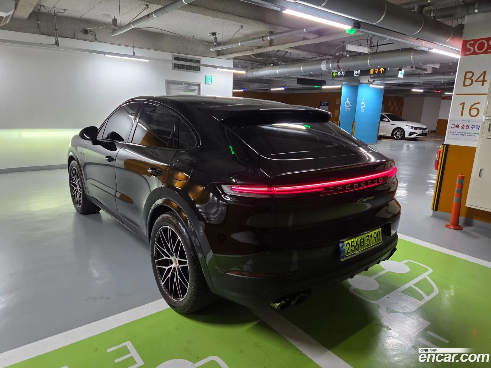 Porsche Cayenne 2025 — 13