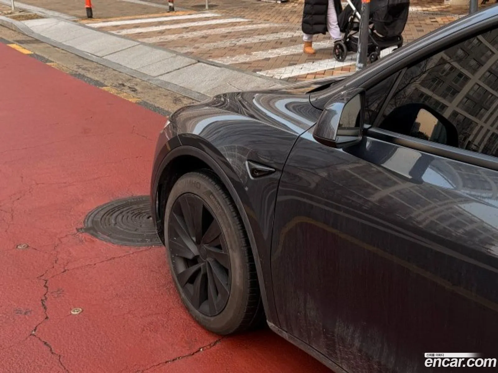 Tesla Model Y 2025 — 7