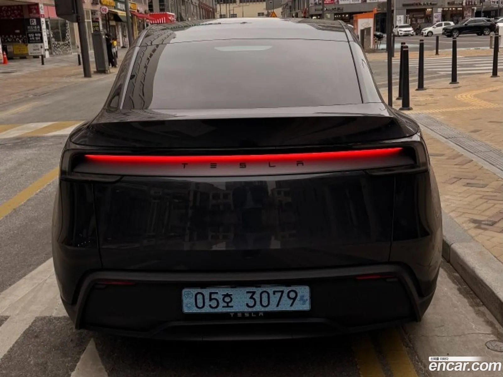 Tesla Model Y 2025 — 4