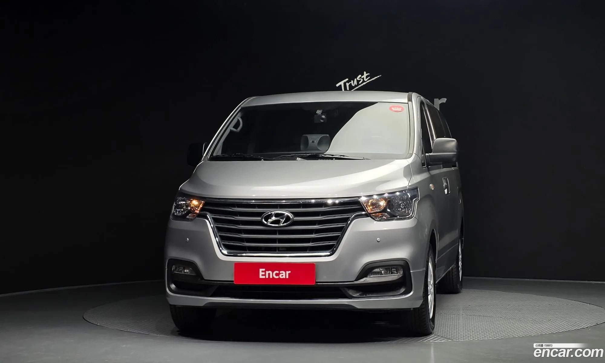 Hyundai Grand Starex 2018 — 17