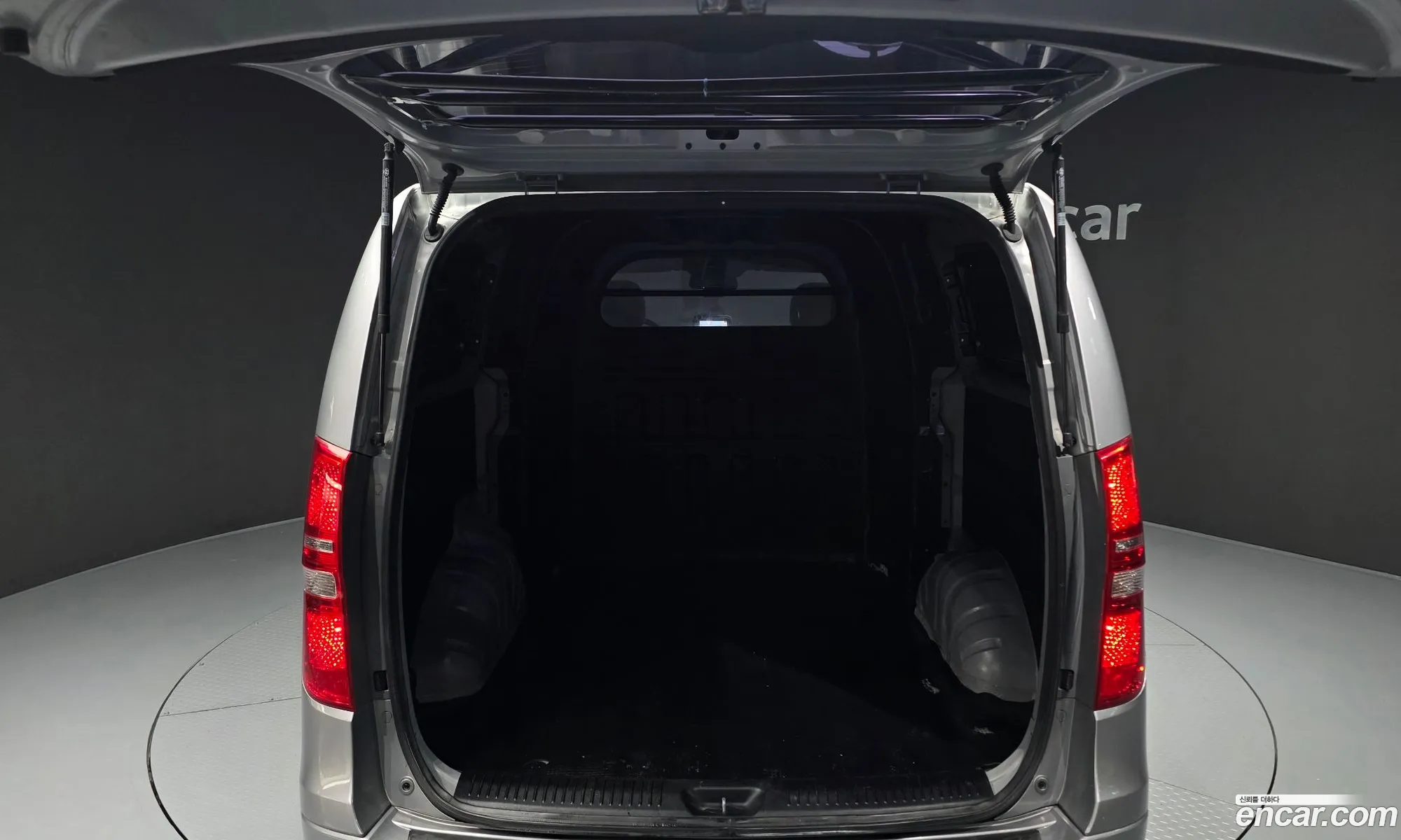 Hyundai Grand Starex 2018 — 2