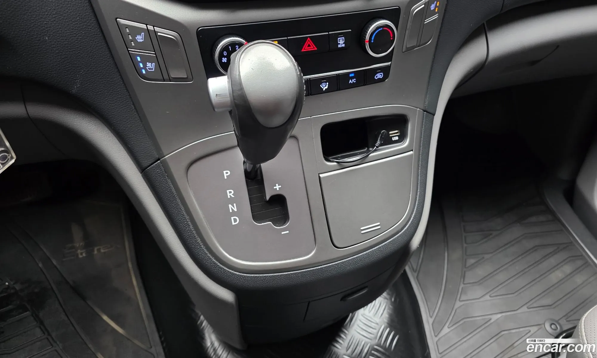 Hyundai Grand Starex 2018 — 20