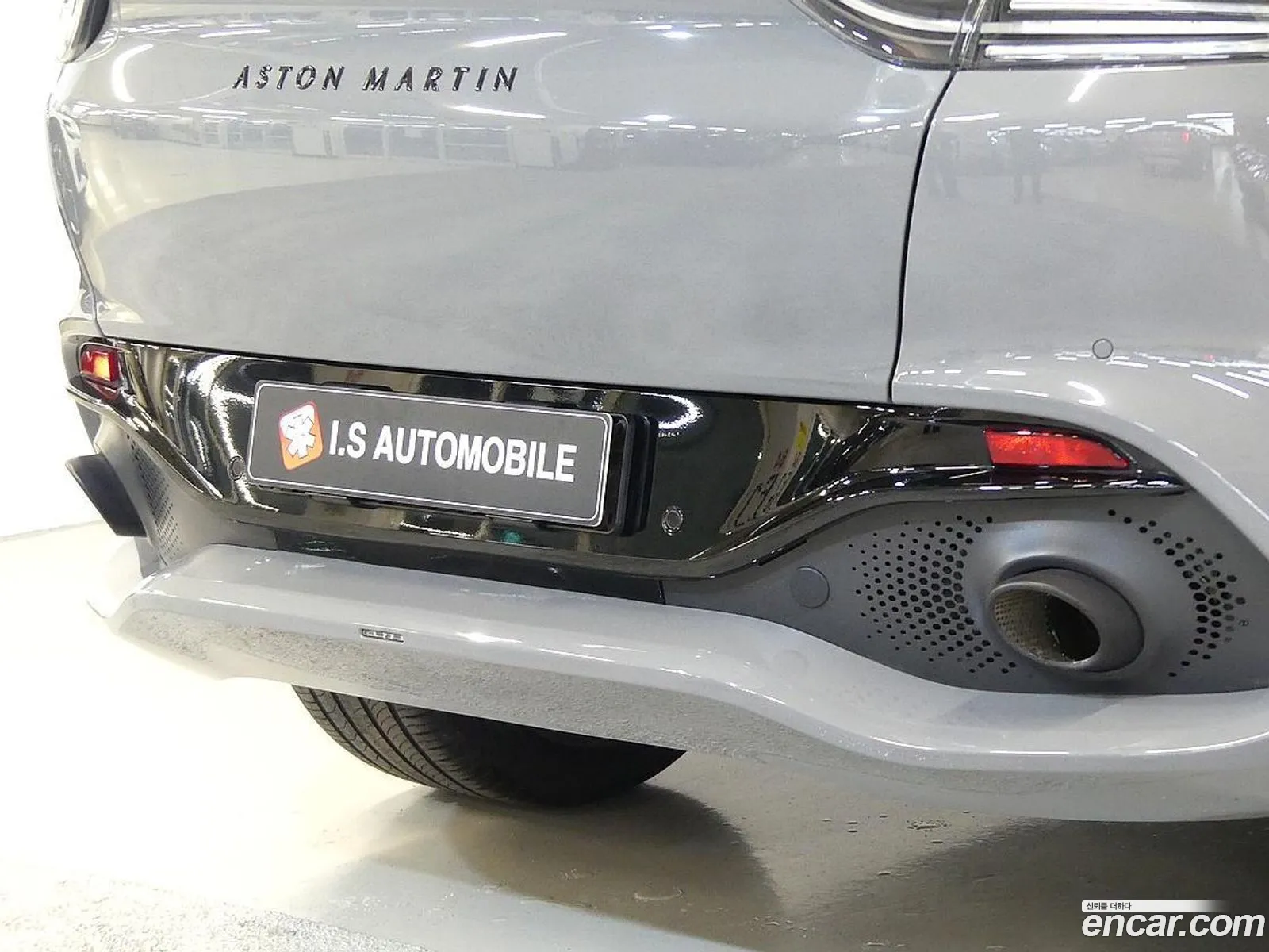 Aston Martin DBX 2022 — 10