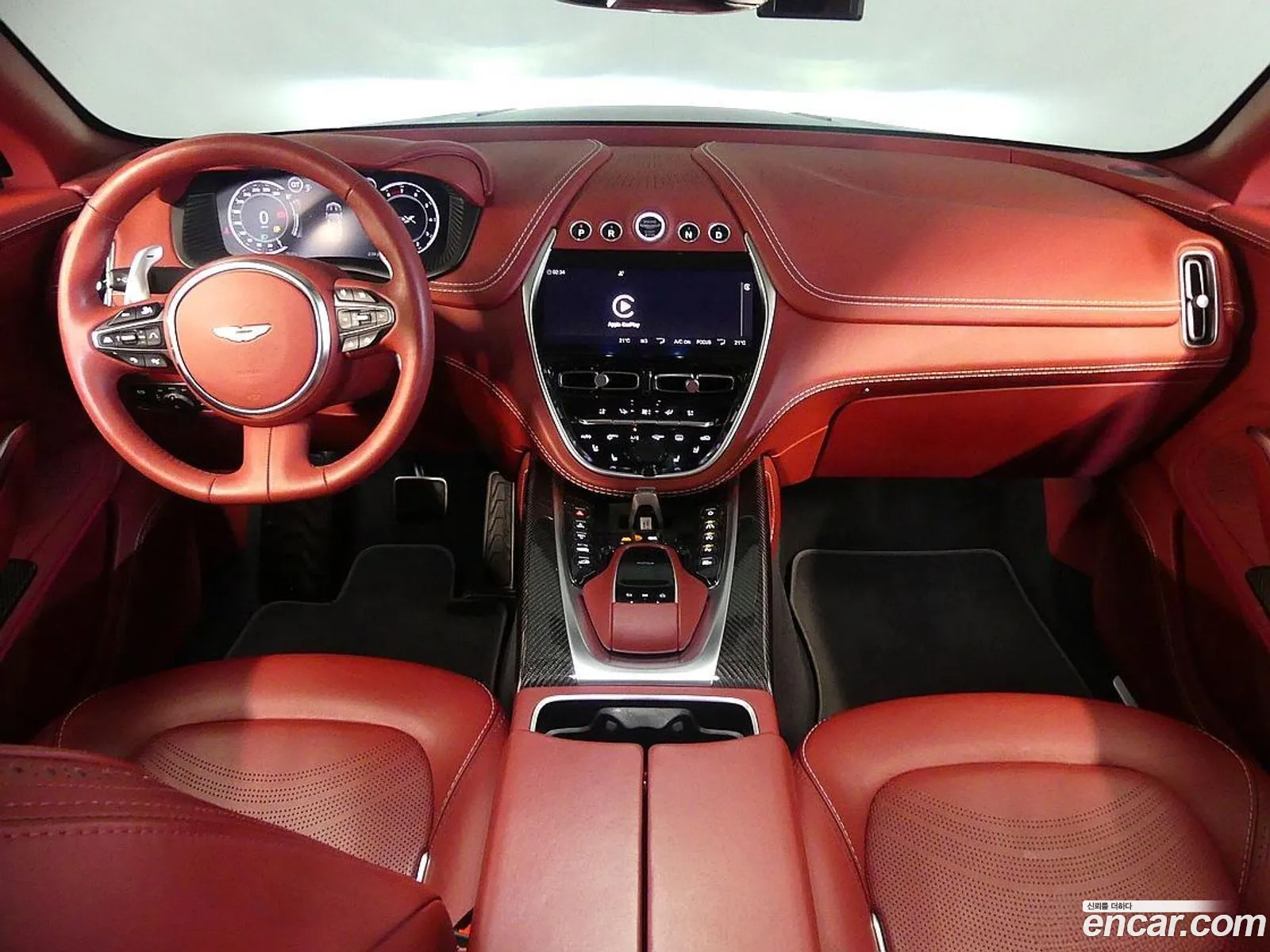 Aston Martin DBX 2022 — 3