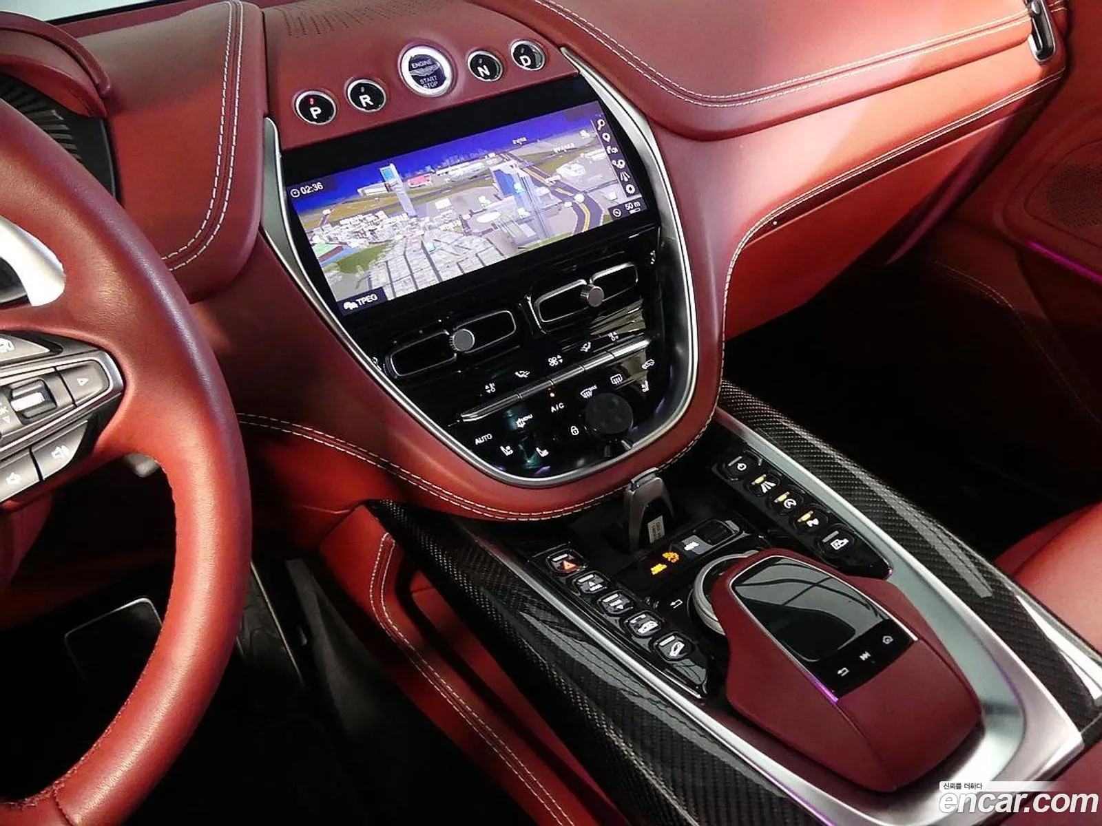 Aston Martin DBX 2022 — 8