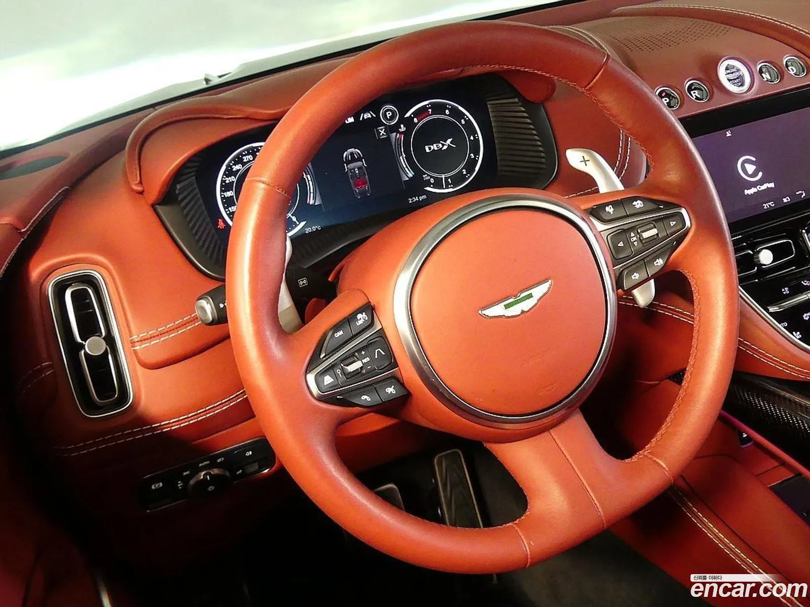 Aston Martin DBX 2022 — 4