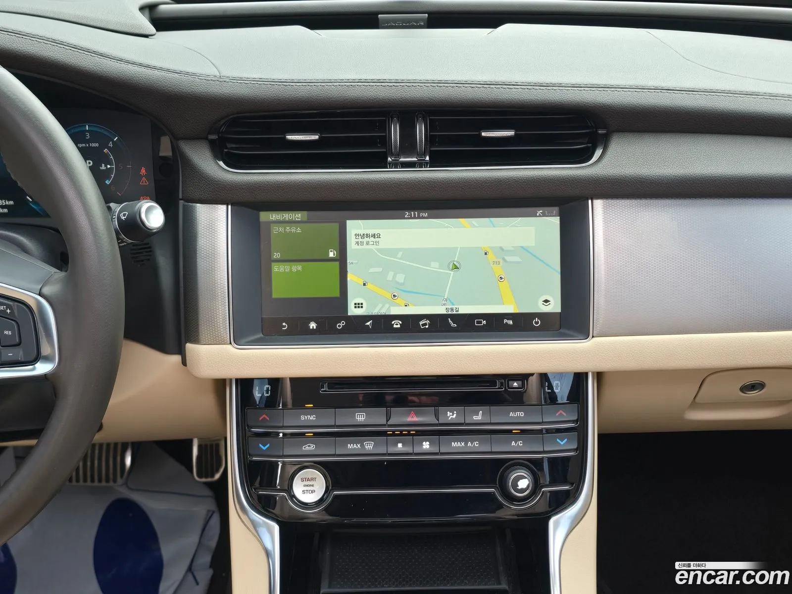Jaguar XF 2019 — 17