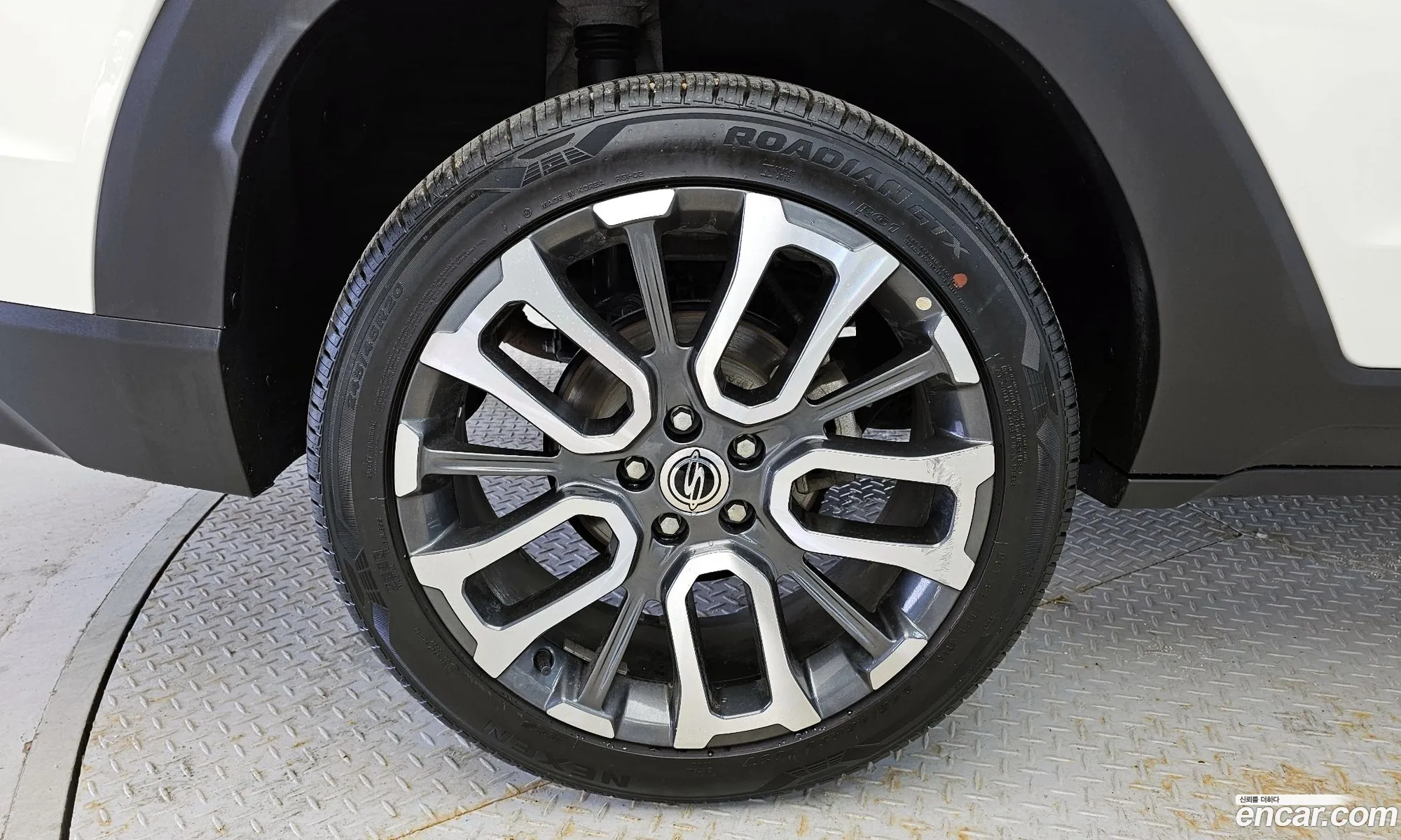 KG Mobility (SsangYong) Torres 2022 — 19