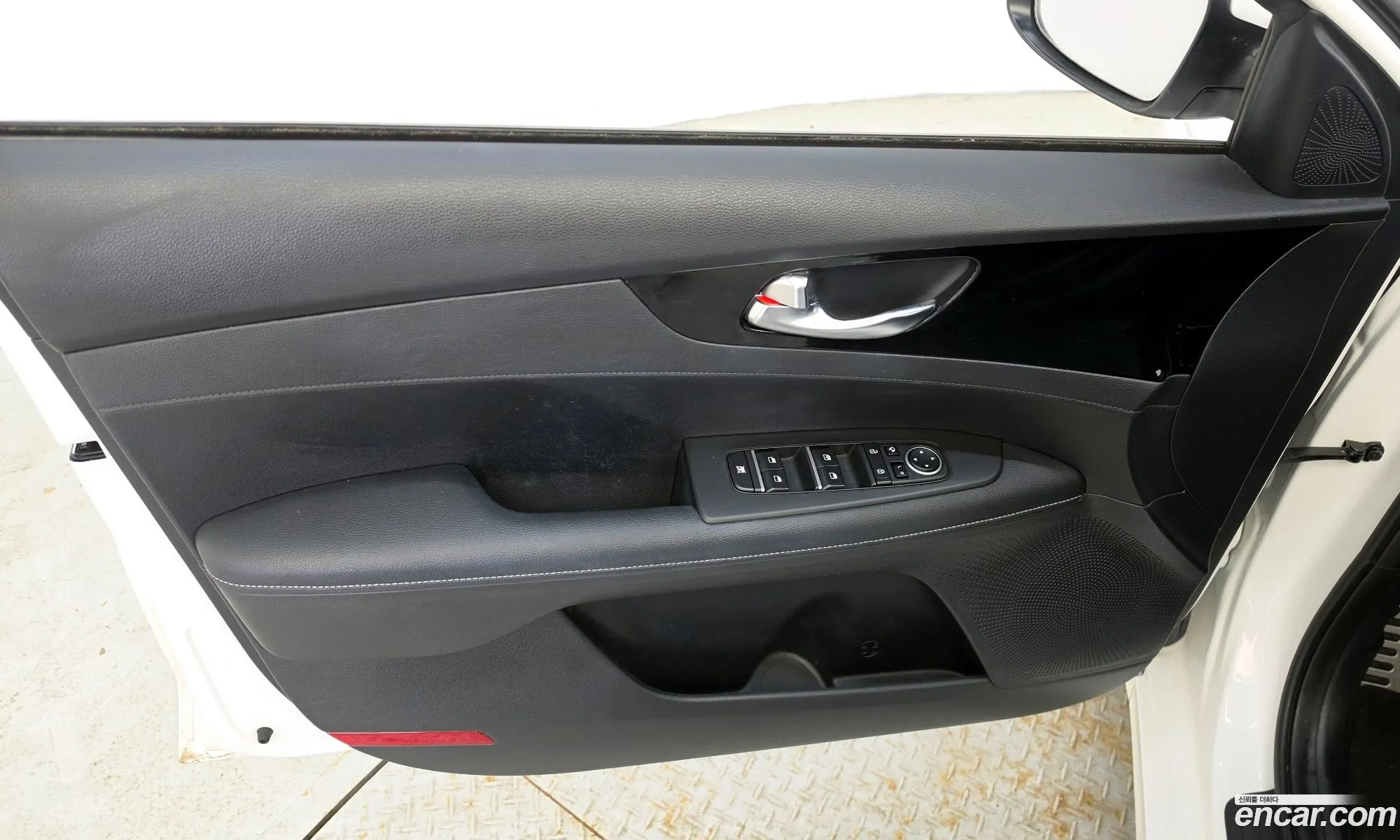 Kia K3 2023 — 6