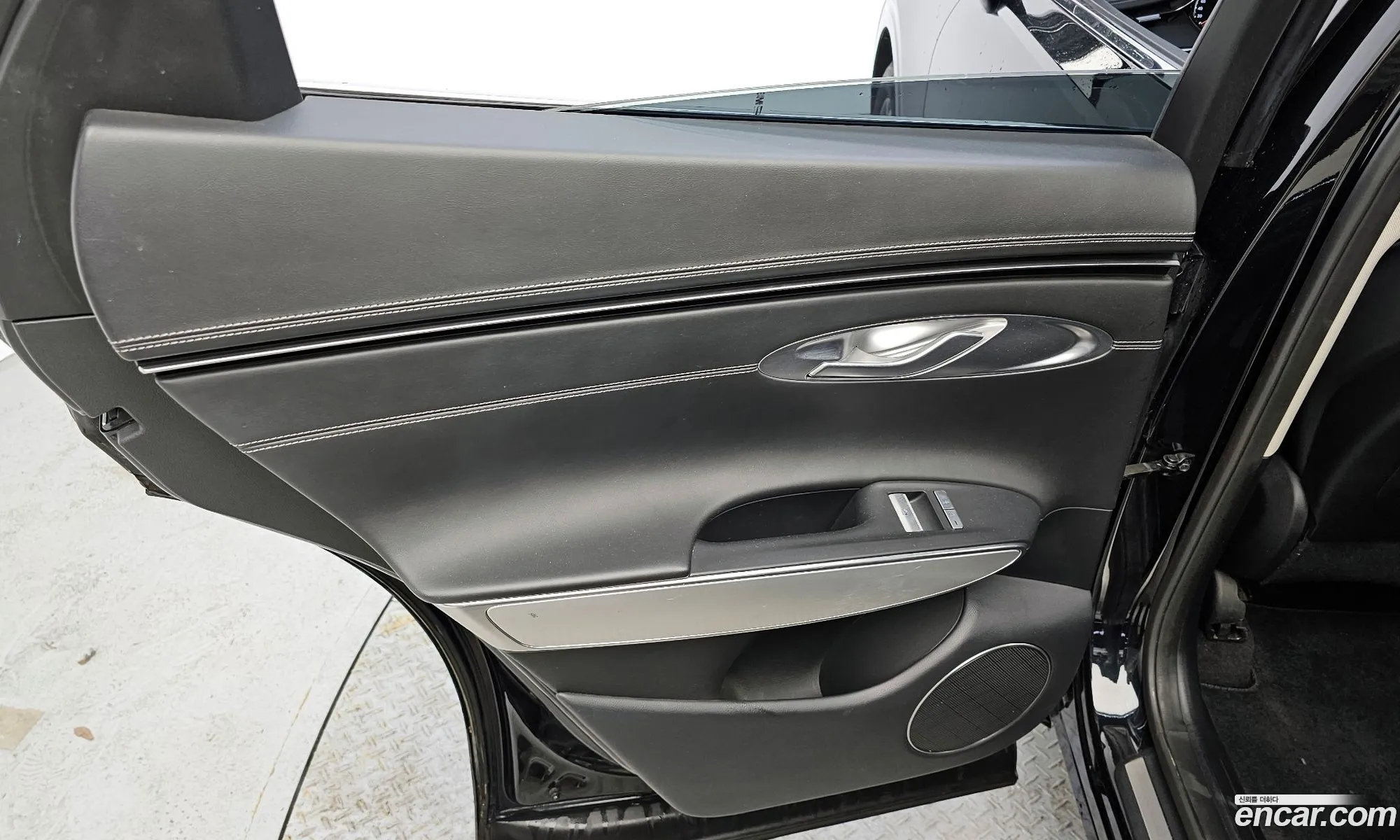 Genesis GV70 2021 — 24