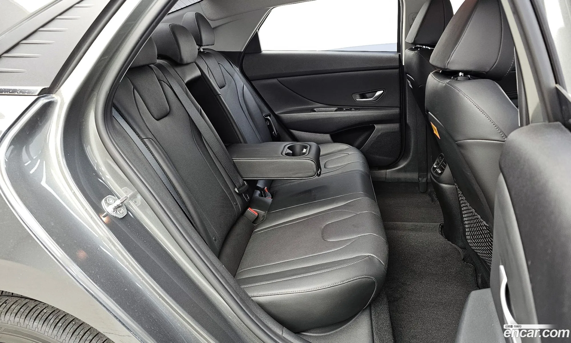 Hyundai Elantra 2022 — 26
