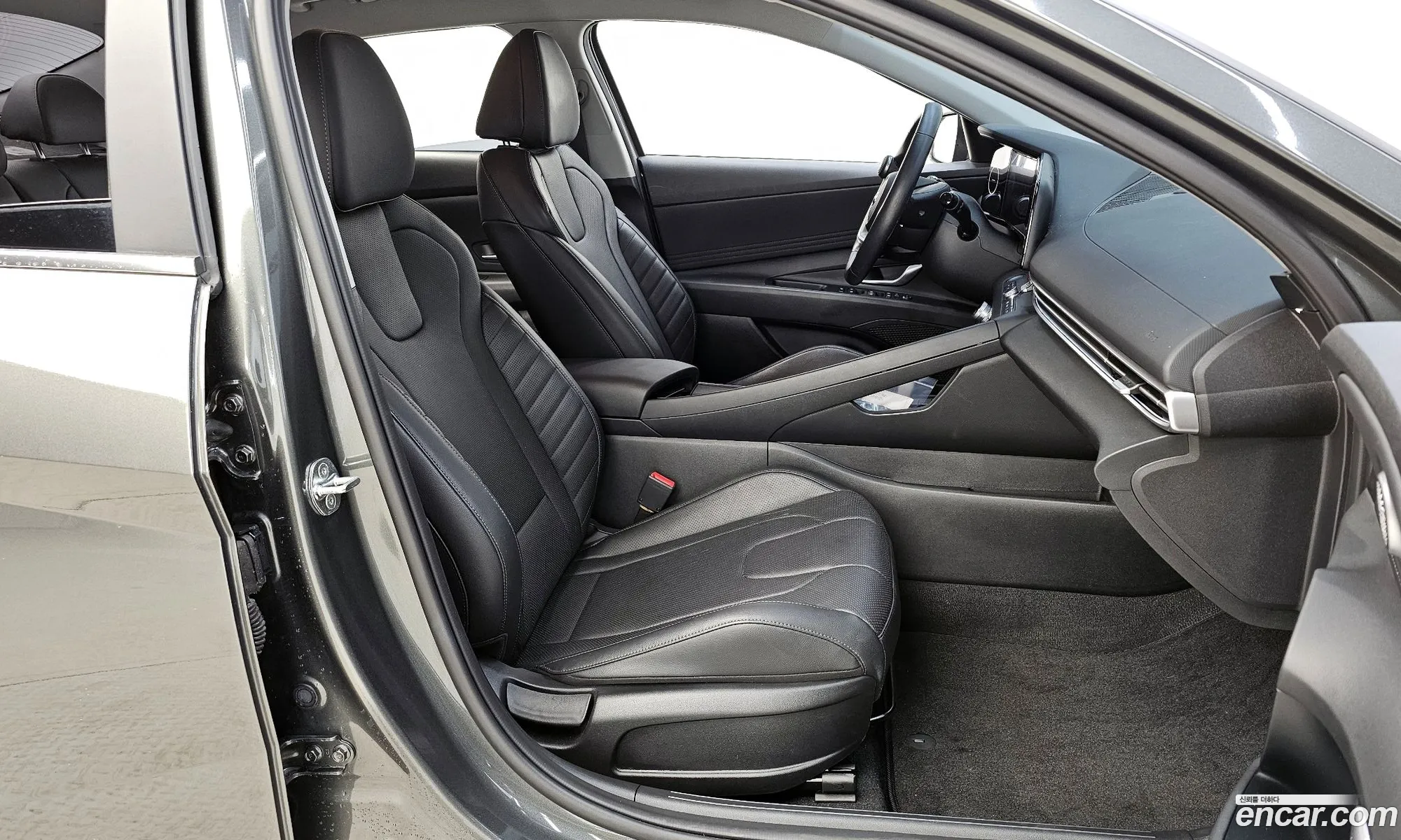 Hyundai Elantra 2022 — 16
