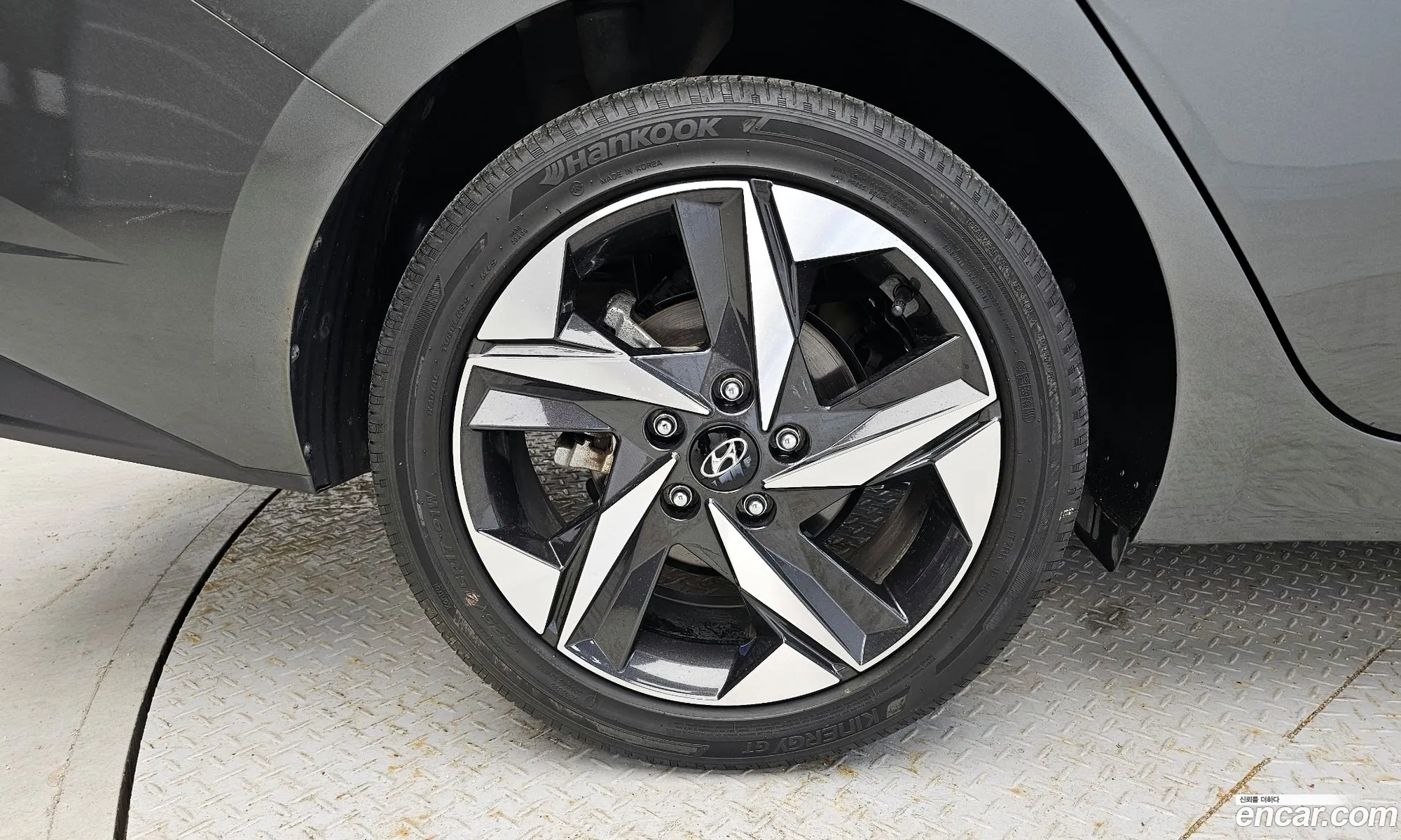 Hyundai Elantra 2022 — 24