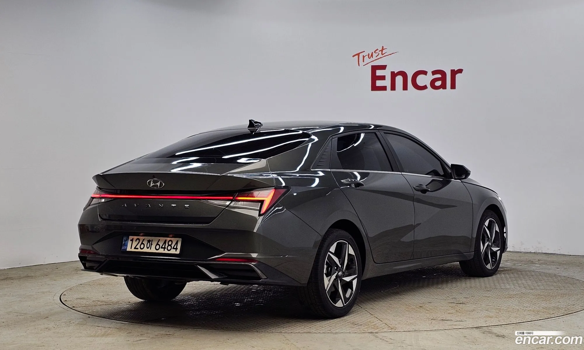 Hyundai Elantra 2022 — 19