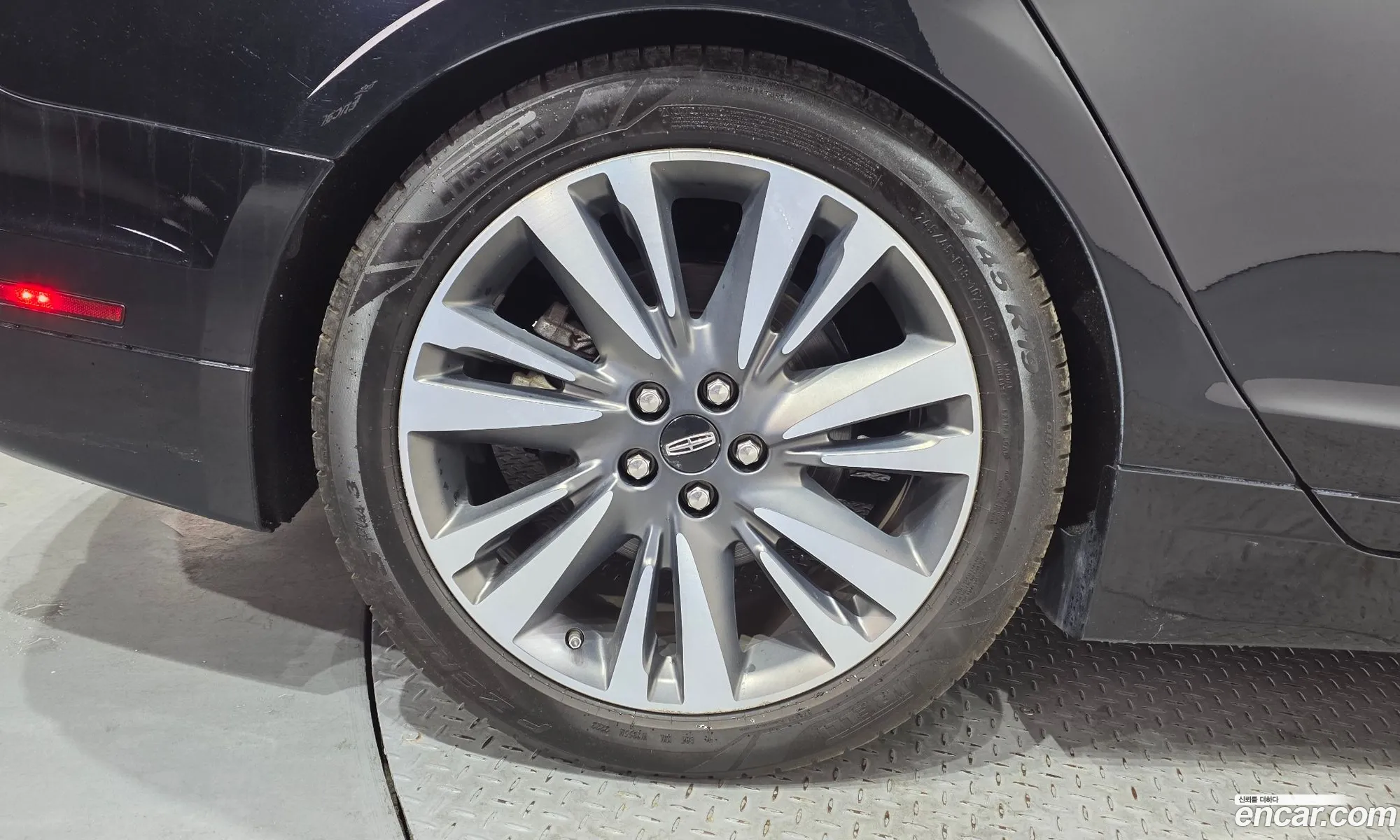 Lincoln MKZ 2017 3LN6L5MU6HR656741 — 30