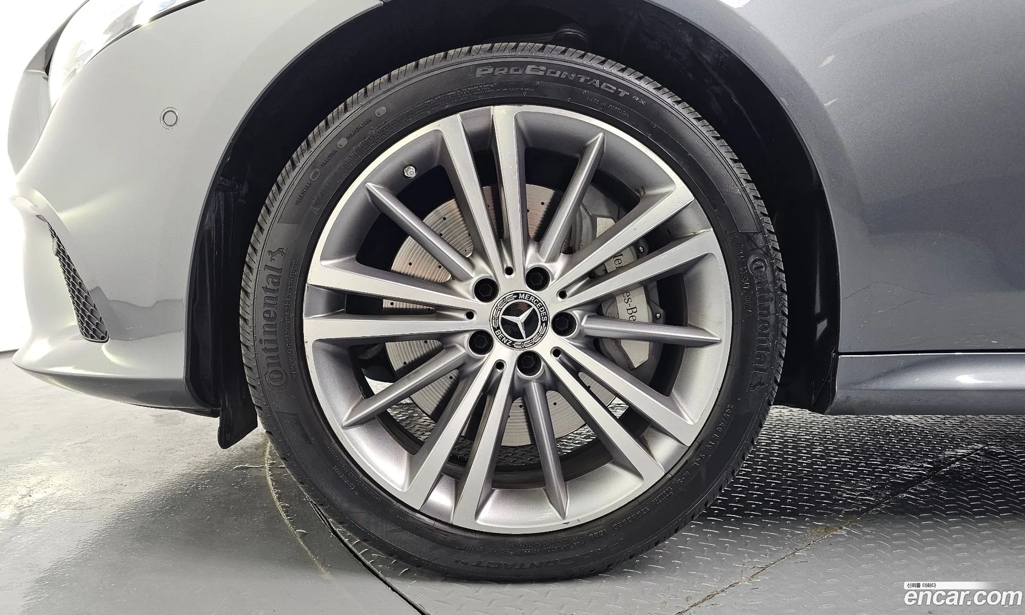 Mercedes-Benz CLS-Class C257 2019 WDD2J2DB6KA006790 — 17