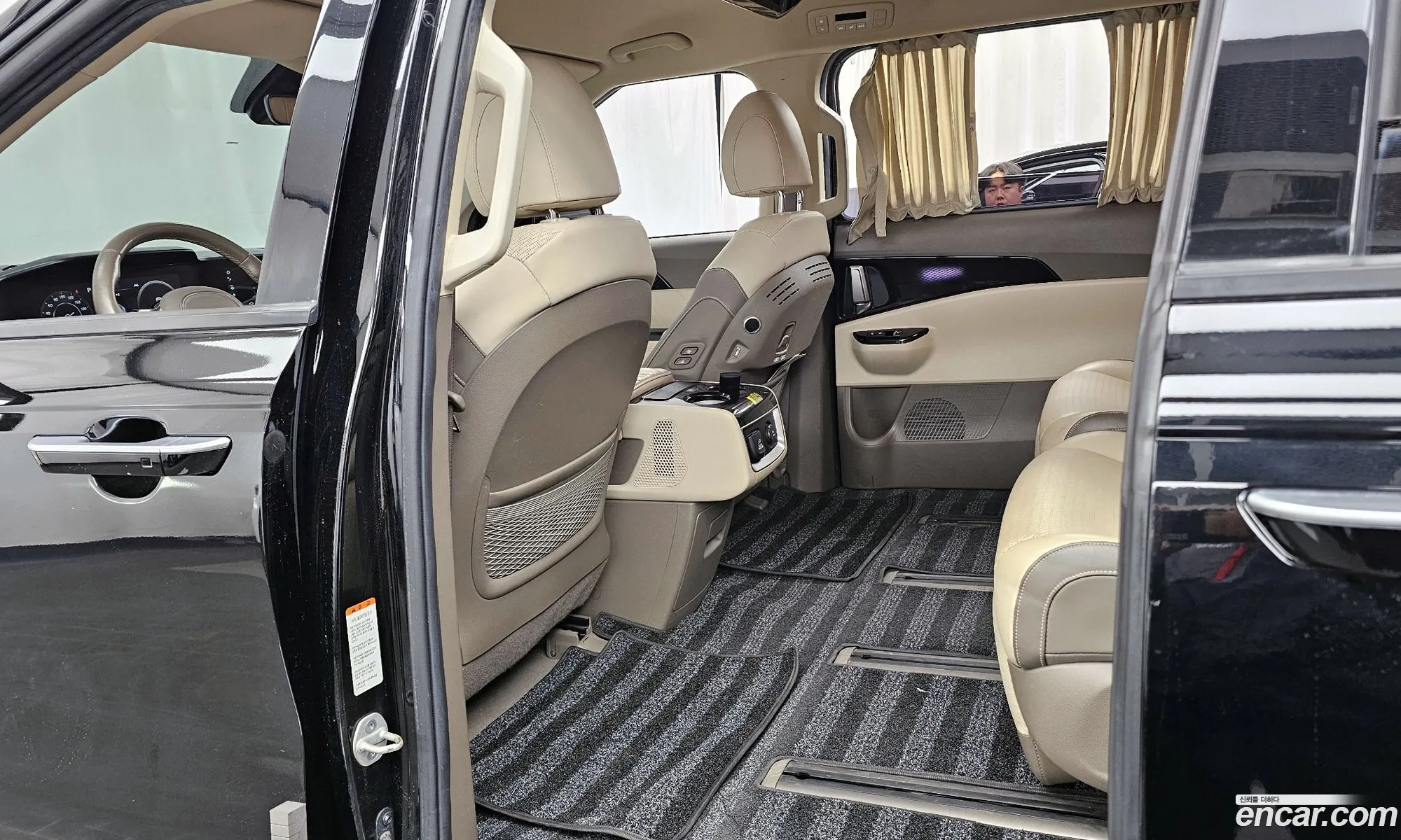 Kia Carnival 2021 — 8
