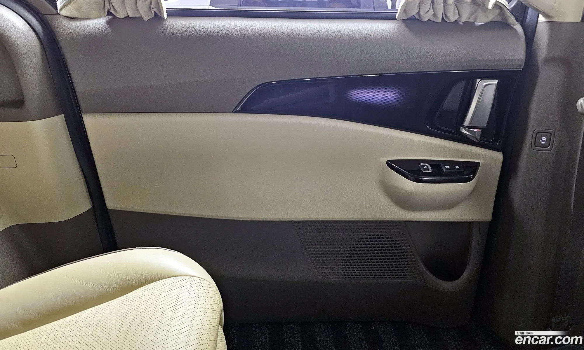 Kia Carnival 2021 — 33