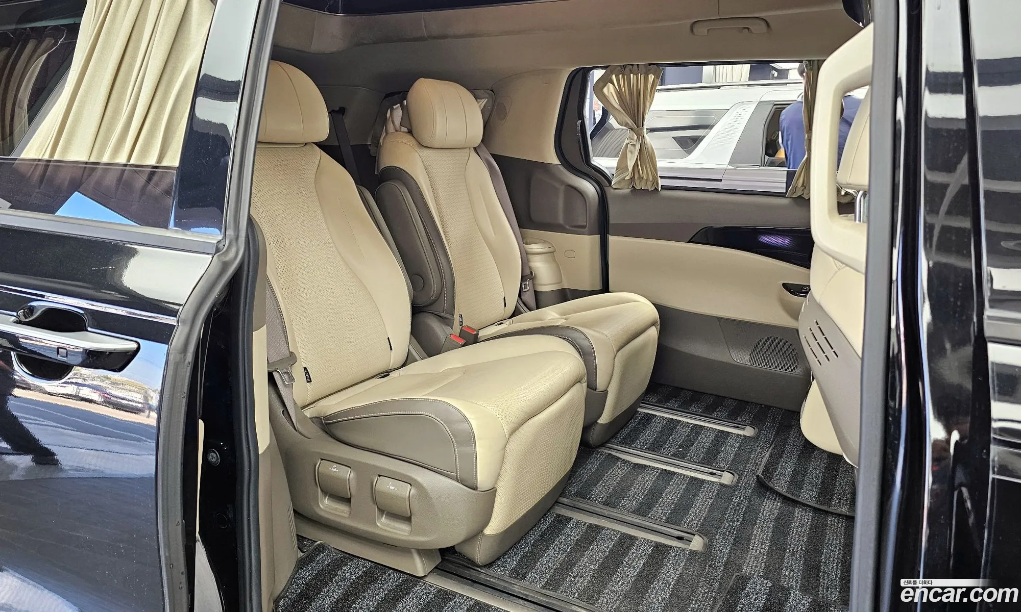 Kia Carnival 2021 — 26