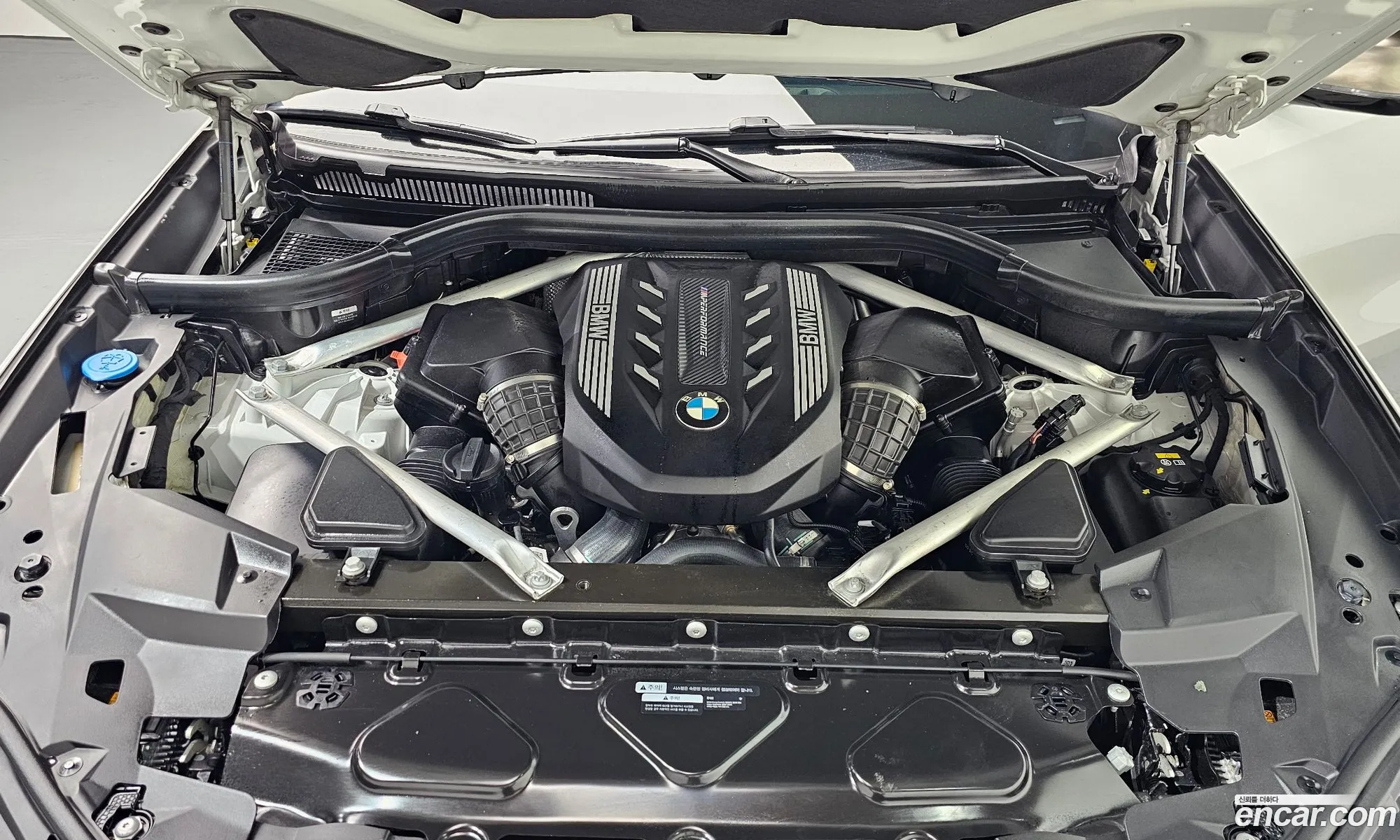 BMW X6 2020 — 18
