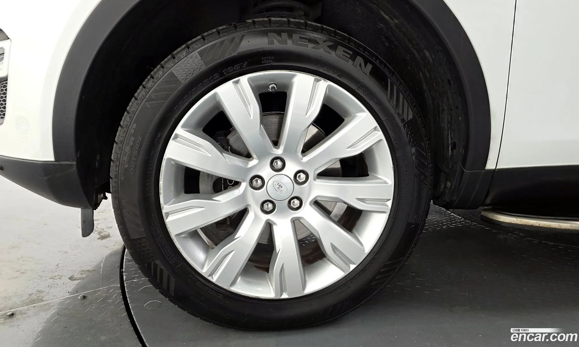 Land Rover Discovery Sport 2016 SALCA2BN2GH628631 — 10