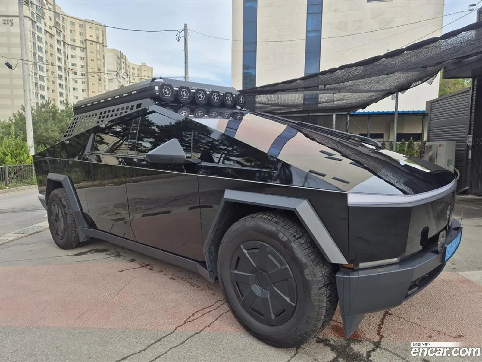 Tesla Cybertruck 2024 — 13