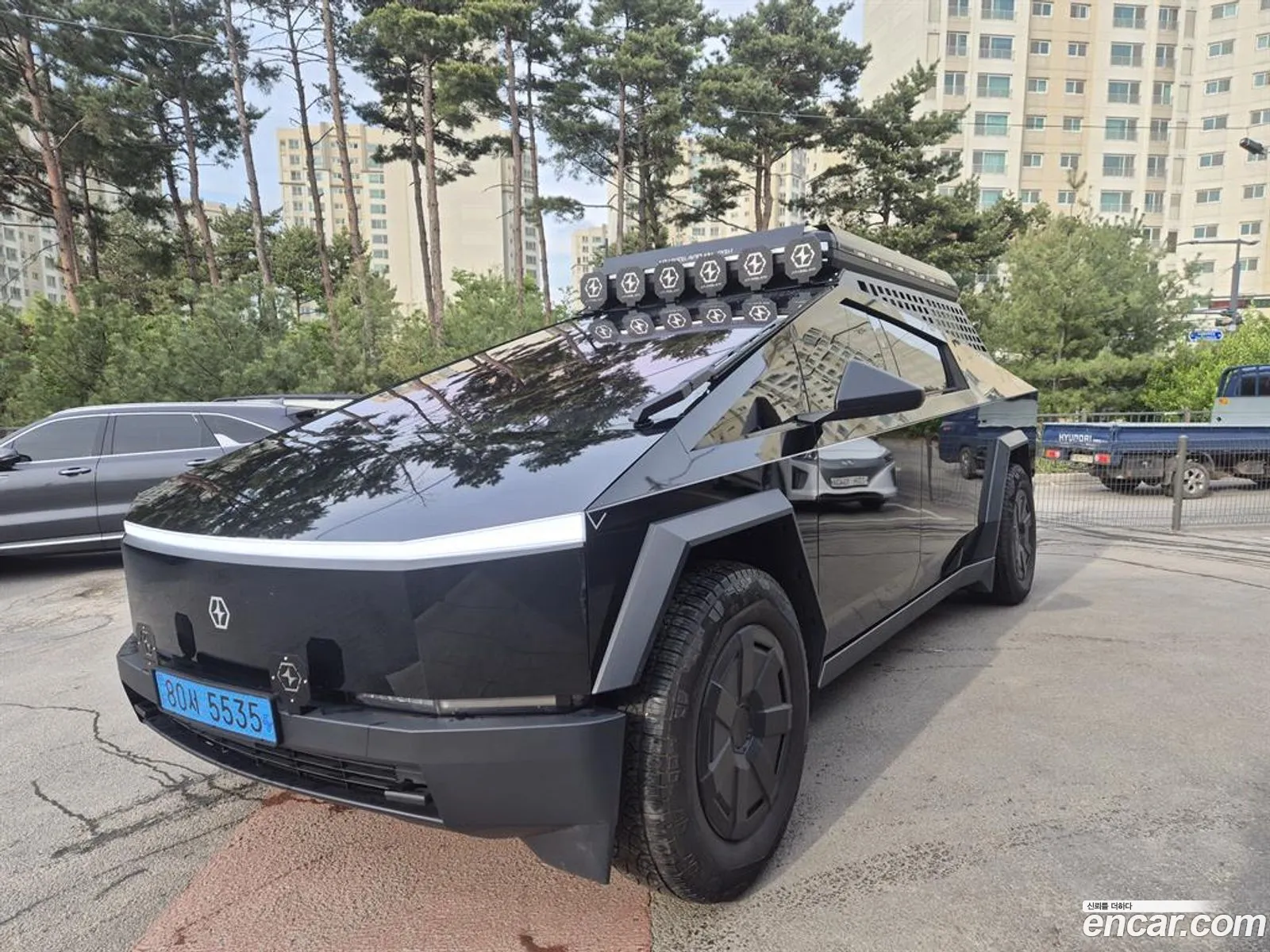 Tesla Cybertruck 2024 — 18