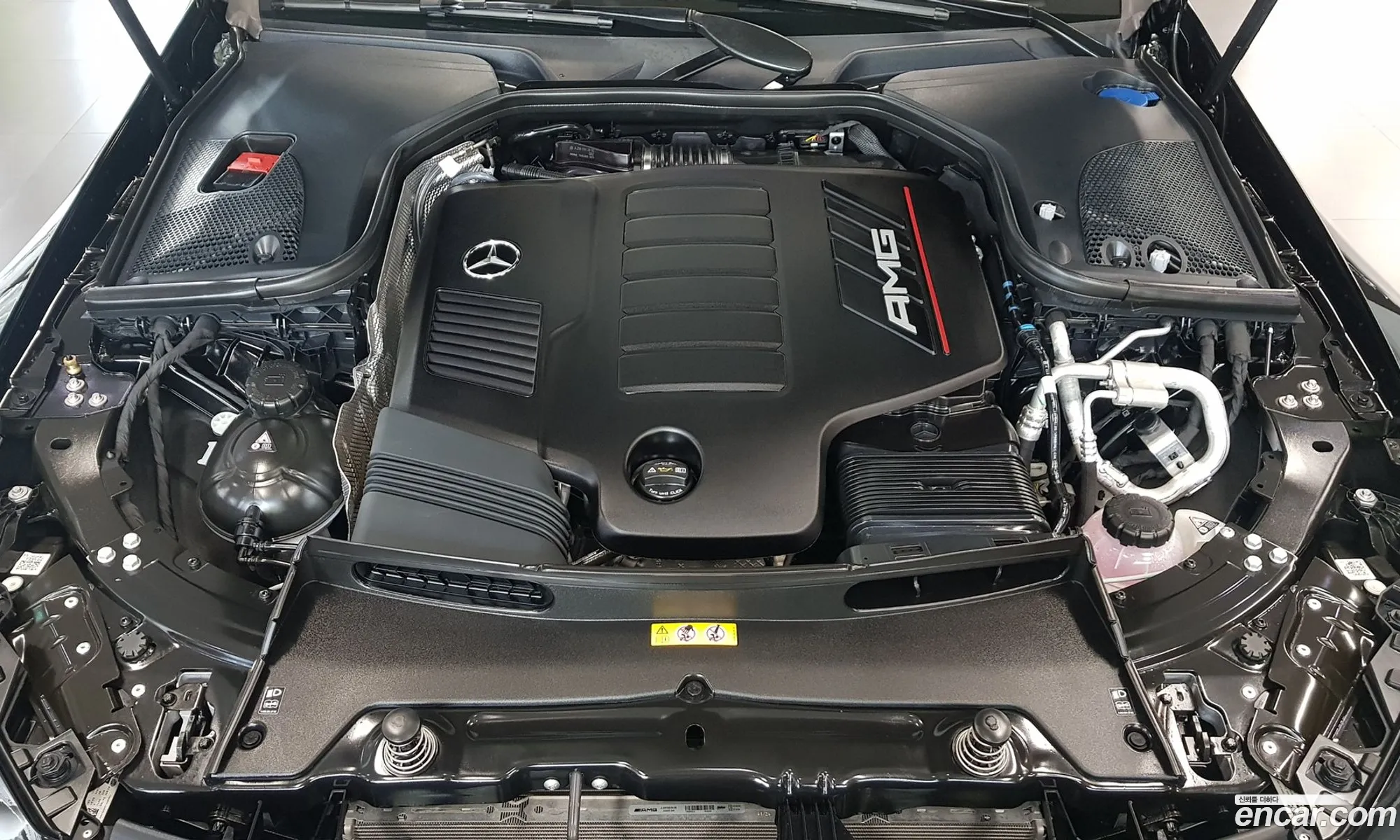 Mercedes-Benz AMG GT 2025 — 3