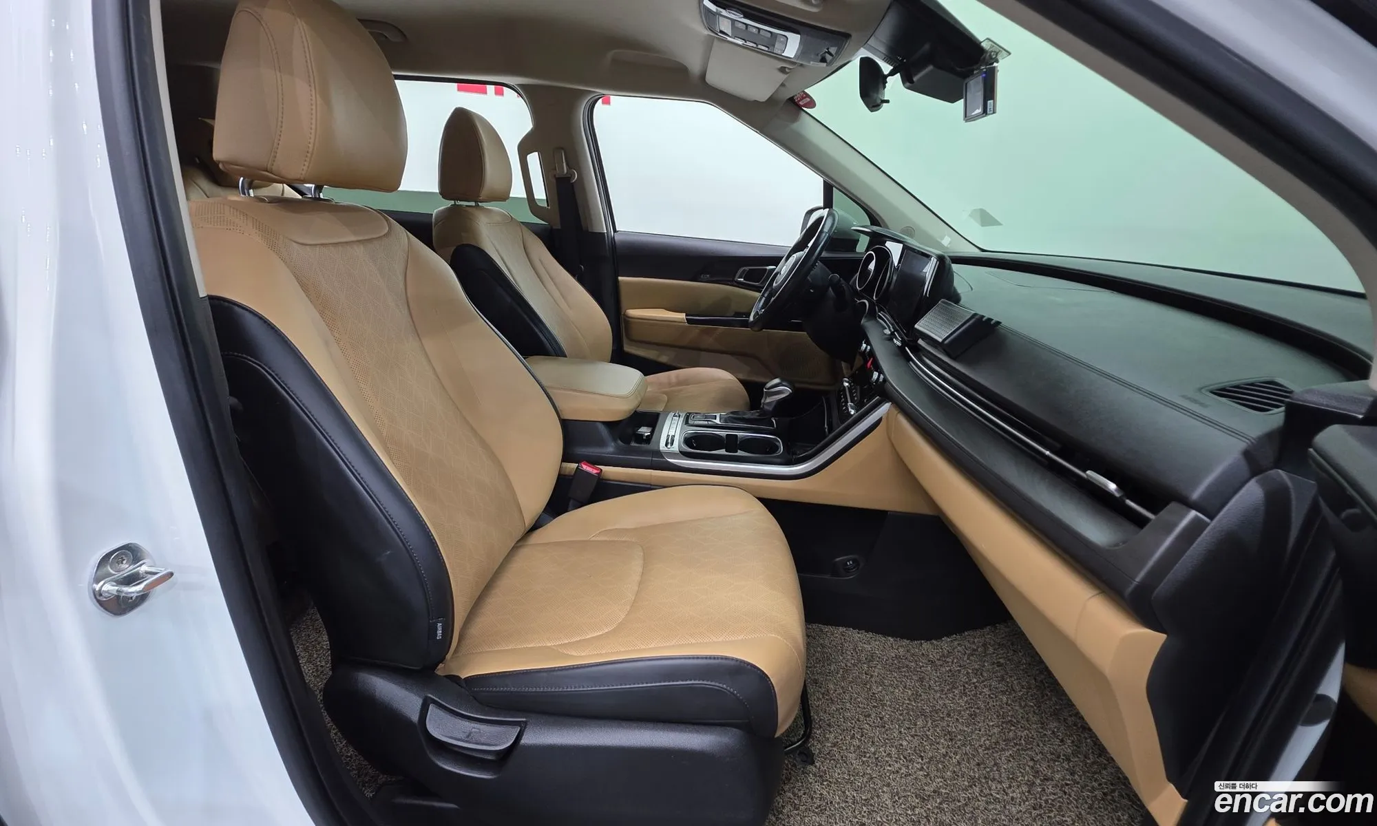 Kia Carnival 2021 — 28