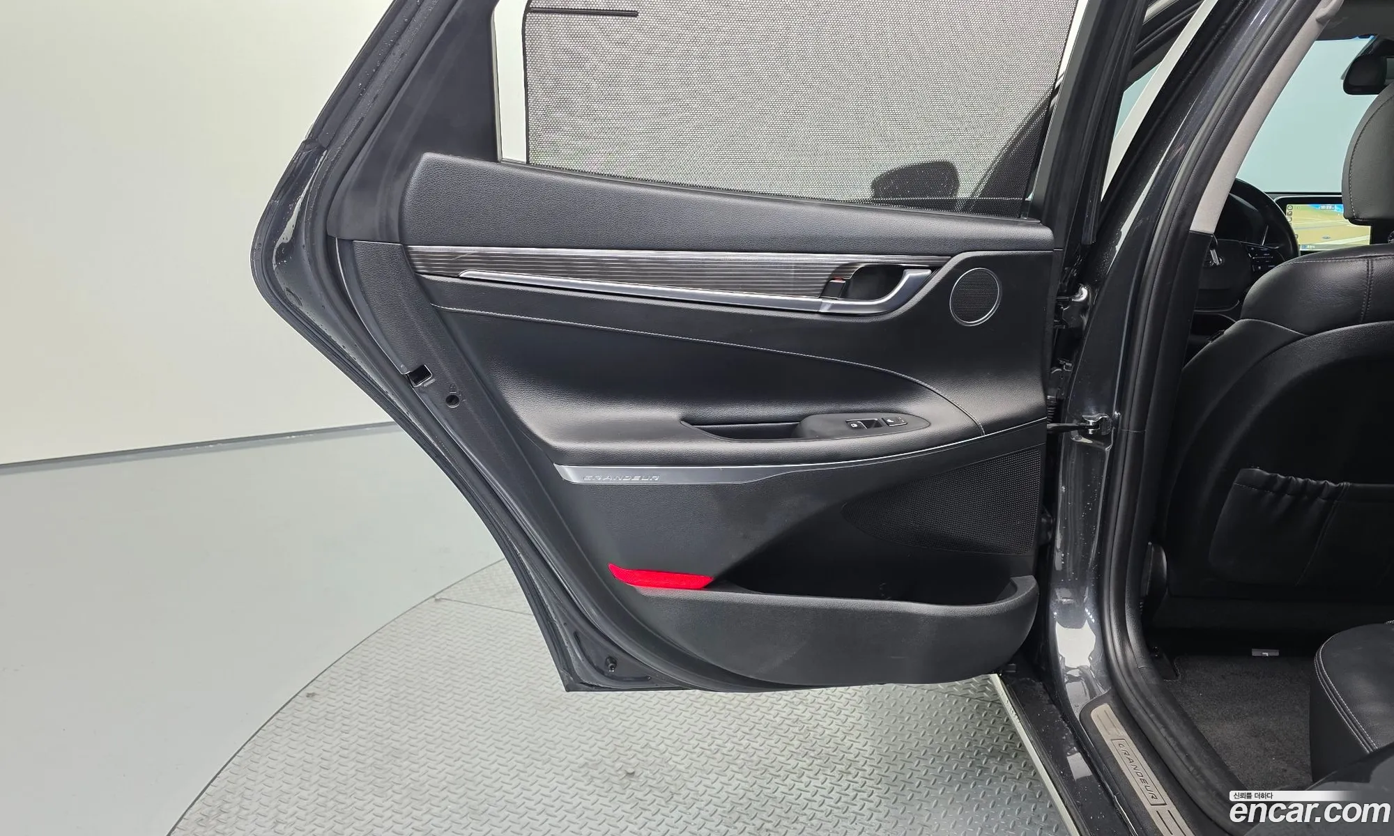 Hyundai Grandeur IG Hybrid 2017 — 35