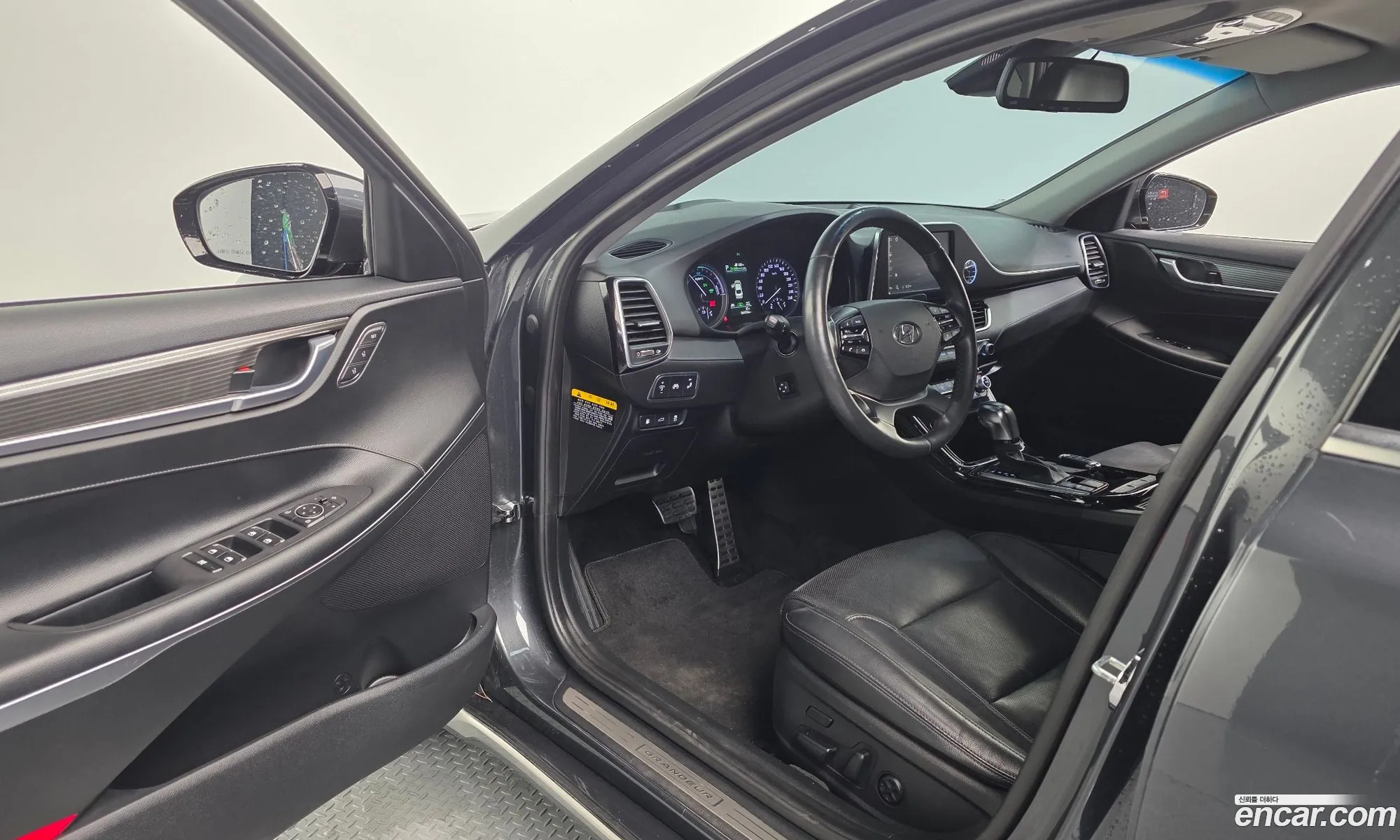 Hyundai Grandeur IG Hybrid 2017 — 33