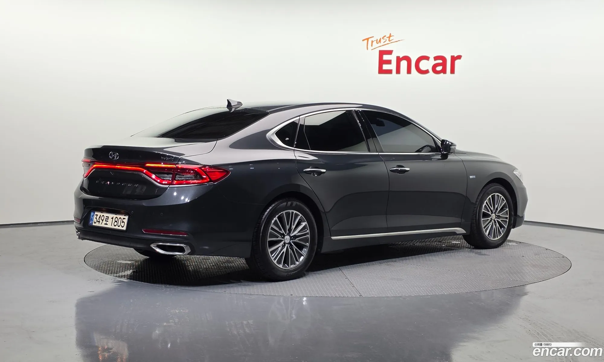 Hyundai Grandeur IG Hybrid 2017 — 29