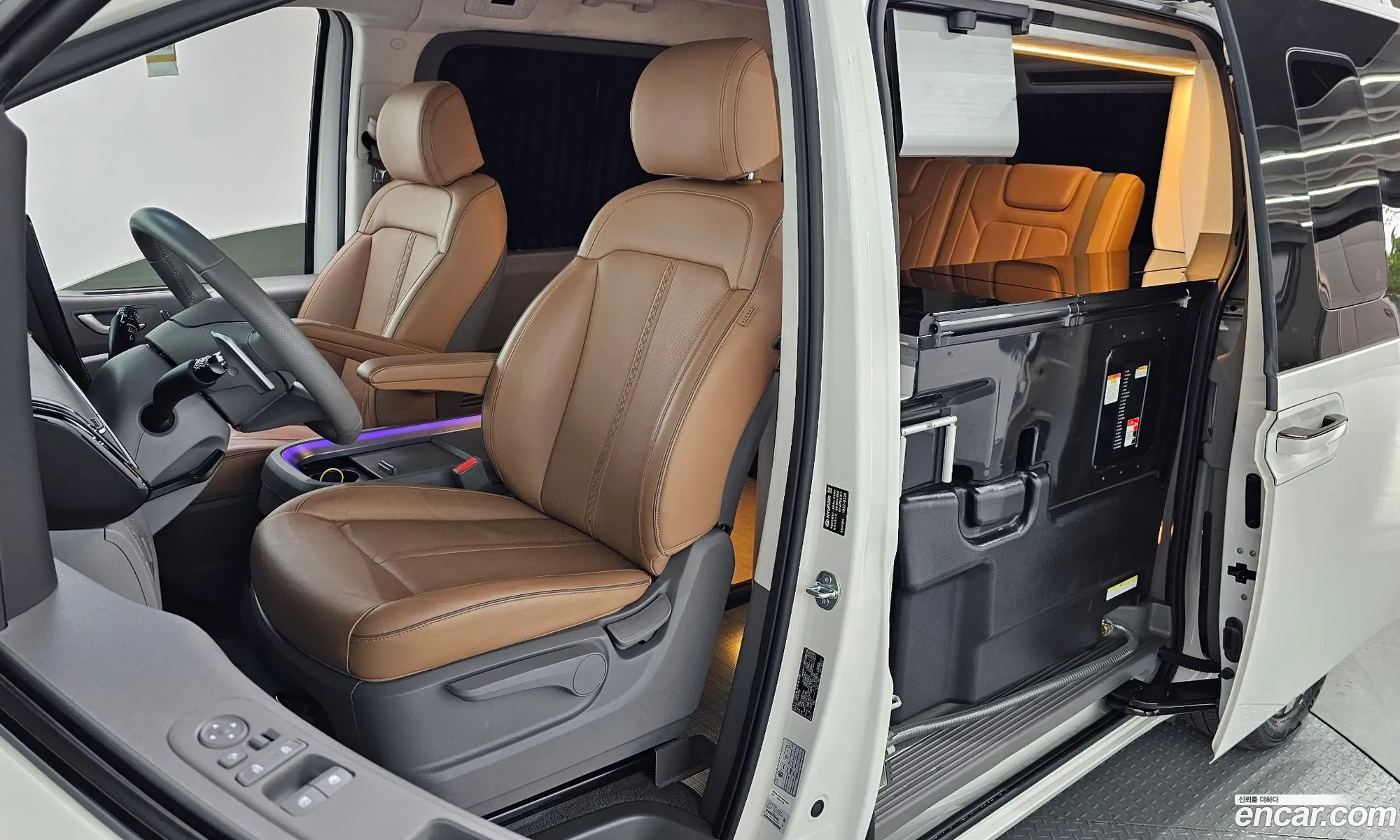 Hyundai Staria 2024 — 32