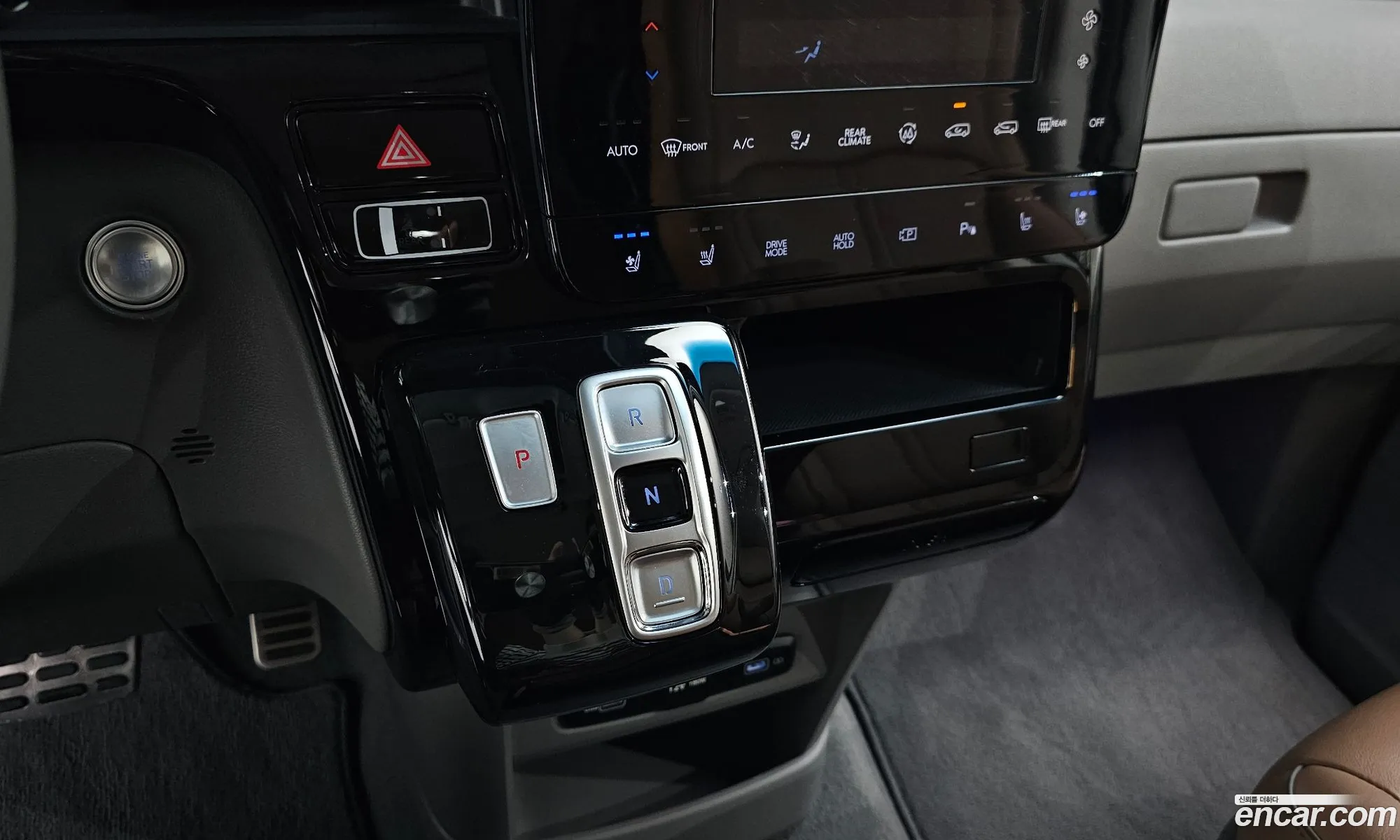 Hyundai Staria 2024 — 21