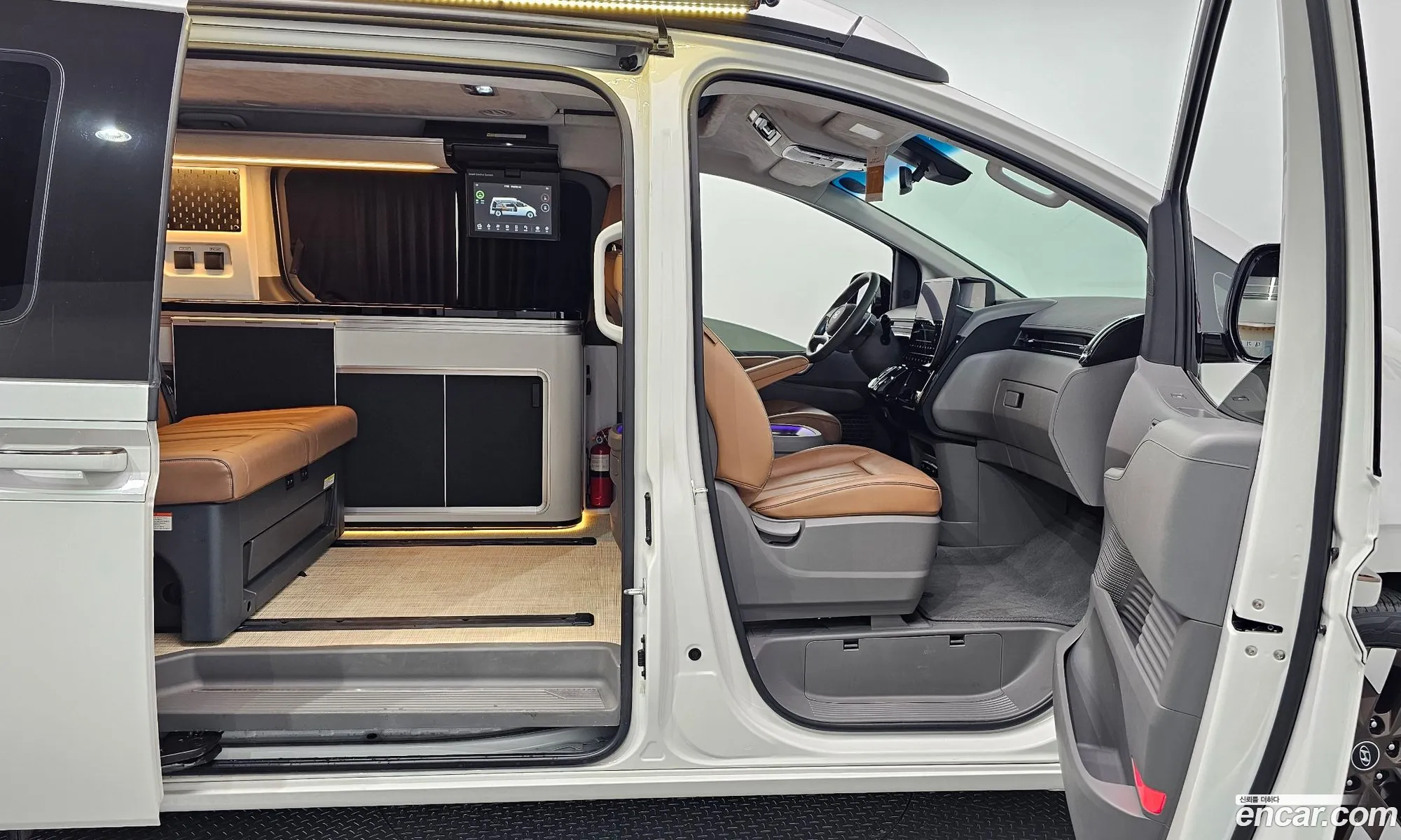 Hyundai Staria 2024 — 23