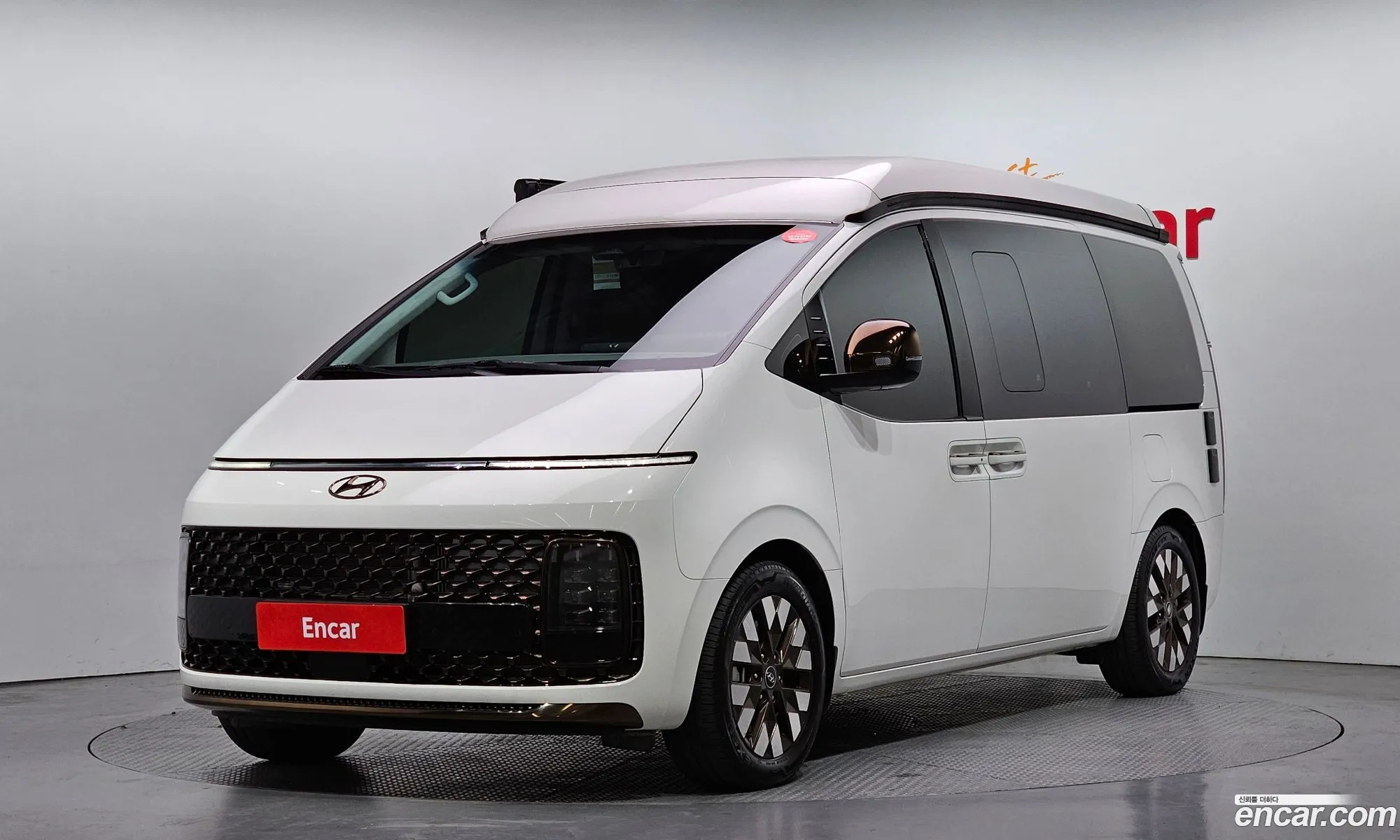 Hyundai Staria 2024 — 2